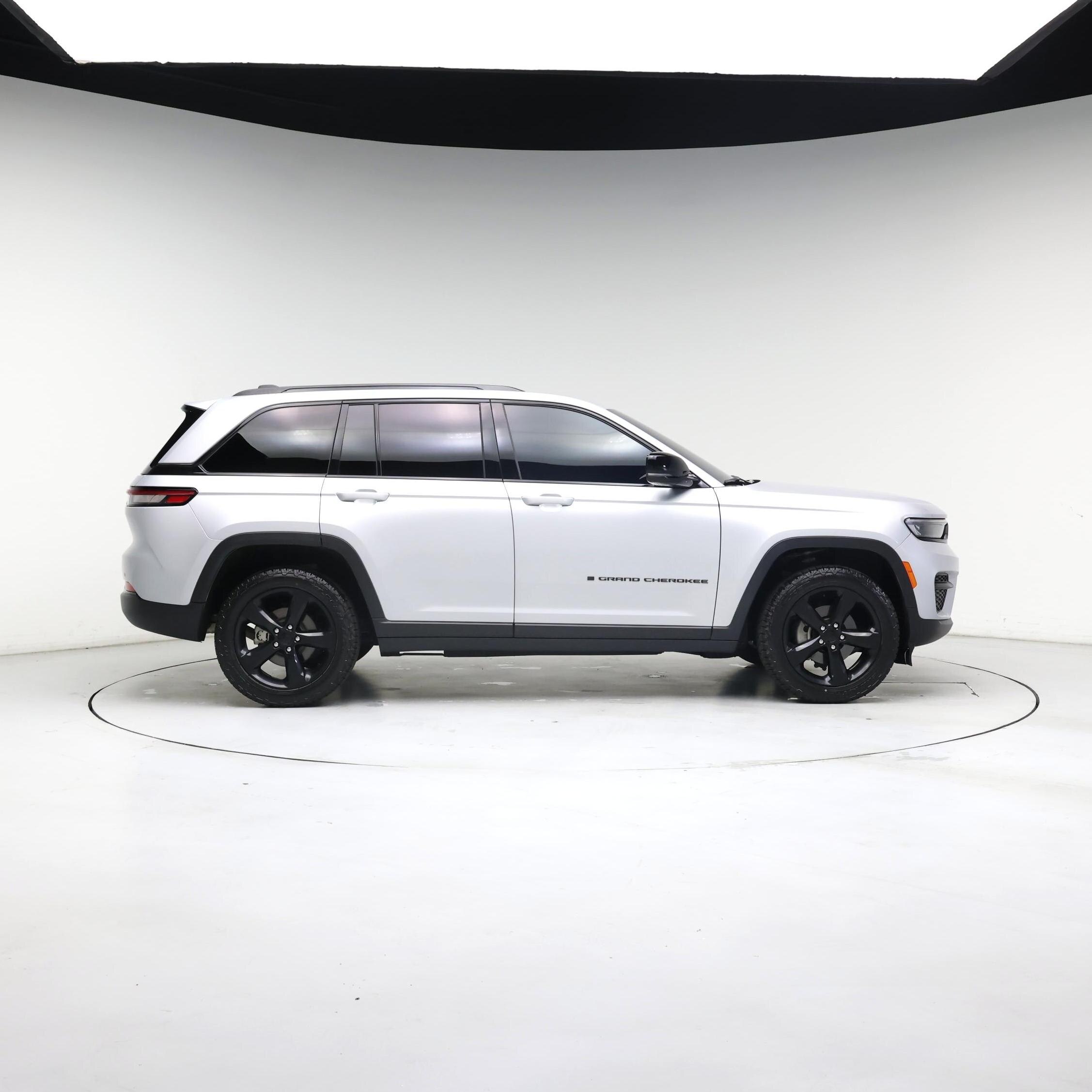 Thumbnail: 2023 Jeep Grand Cherokee - 7