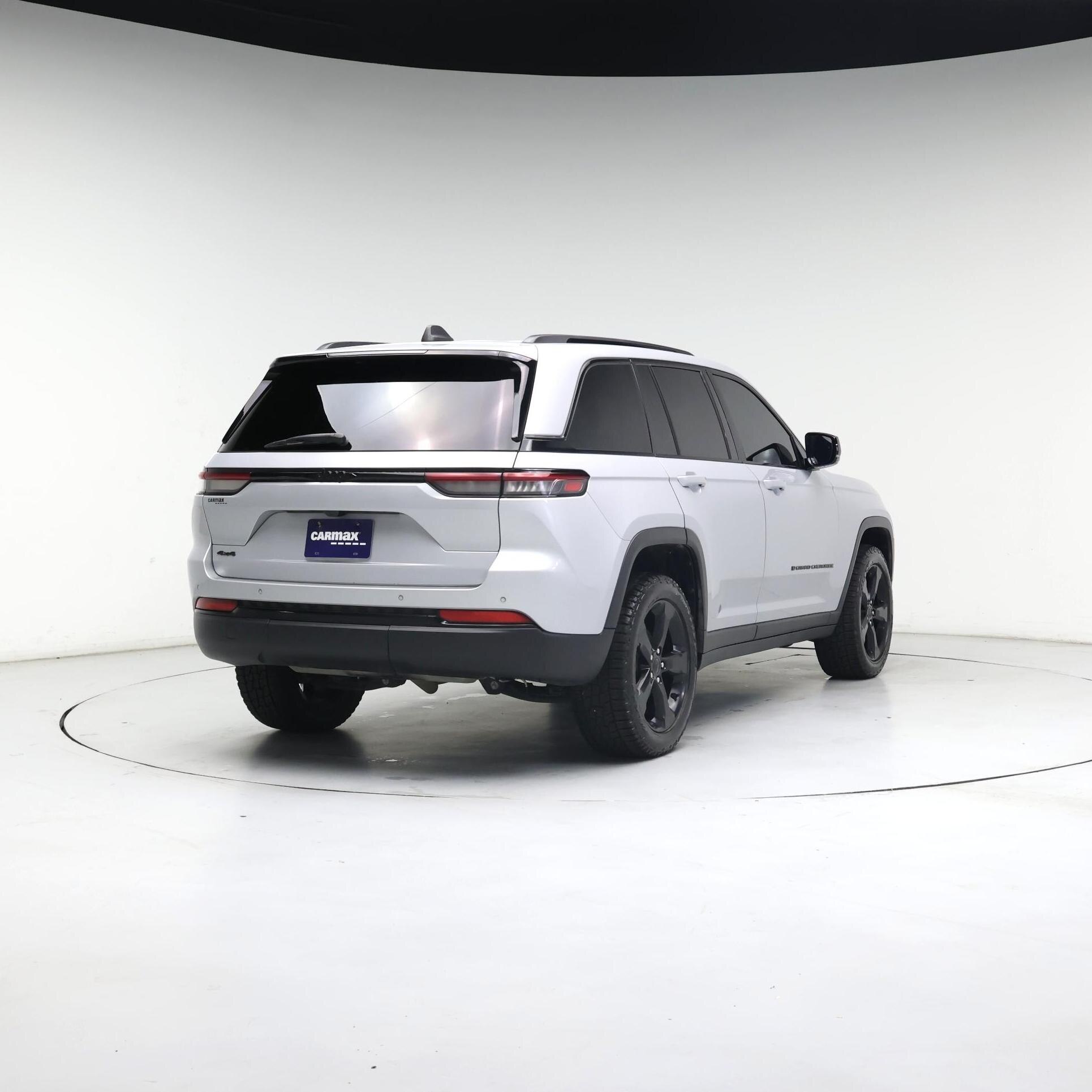 Thumbnail: 2023 Jeep Grand Cherokee - 8