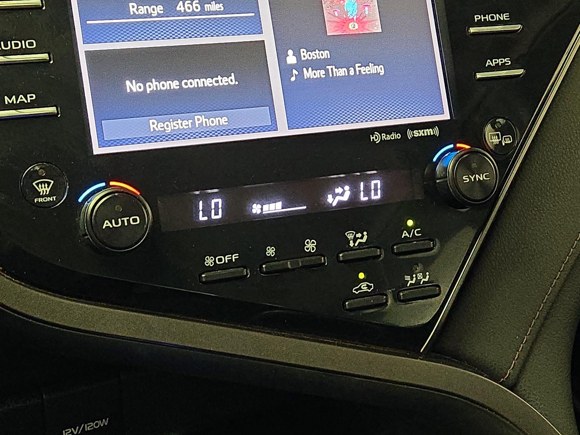 Thumbnail: 2020 Toyota Camry - 16