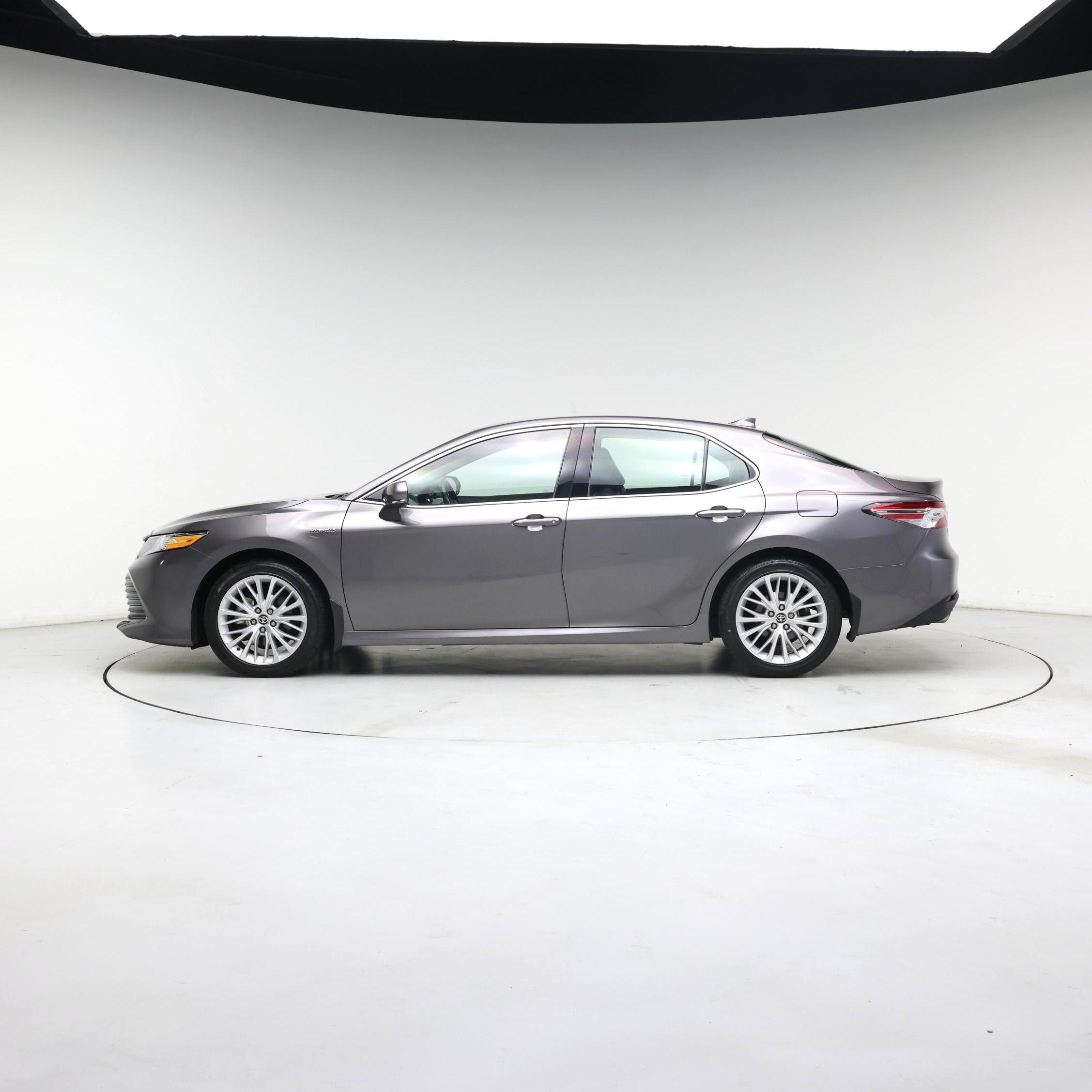 Thumbnail: 2020 Toyota Camry - 3