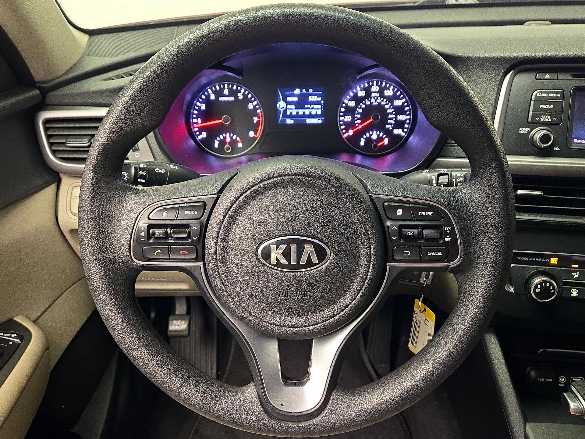 Thumbnail: 2016 Kia Optima - 10