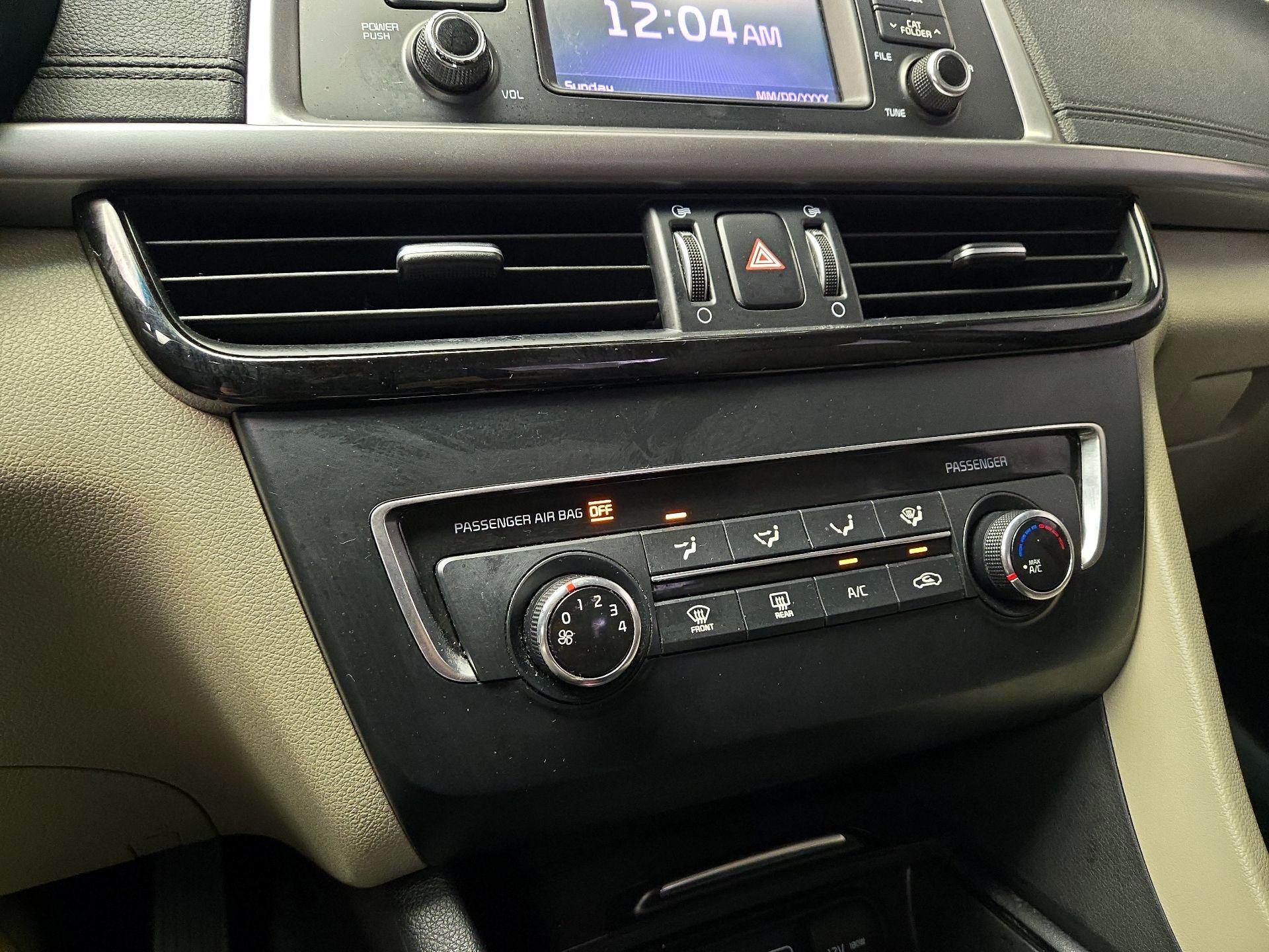 Thumbnail: 2016 Kia Optima - 16