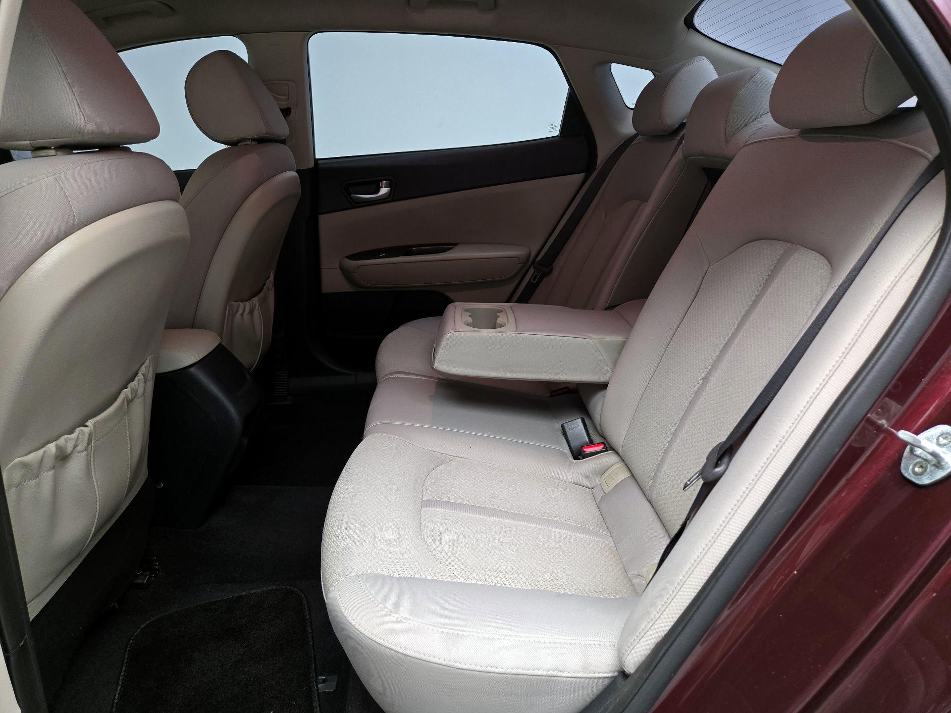 Thumbnail: 2016 Kia Optima - 19