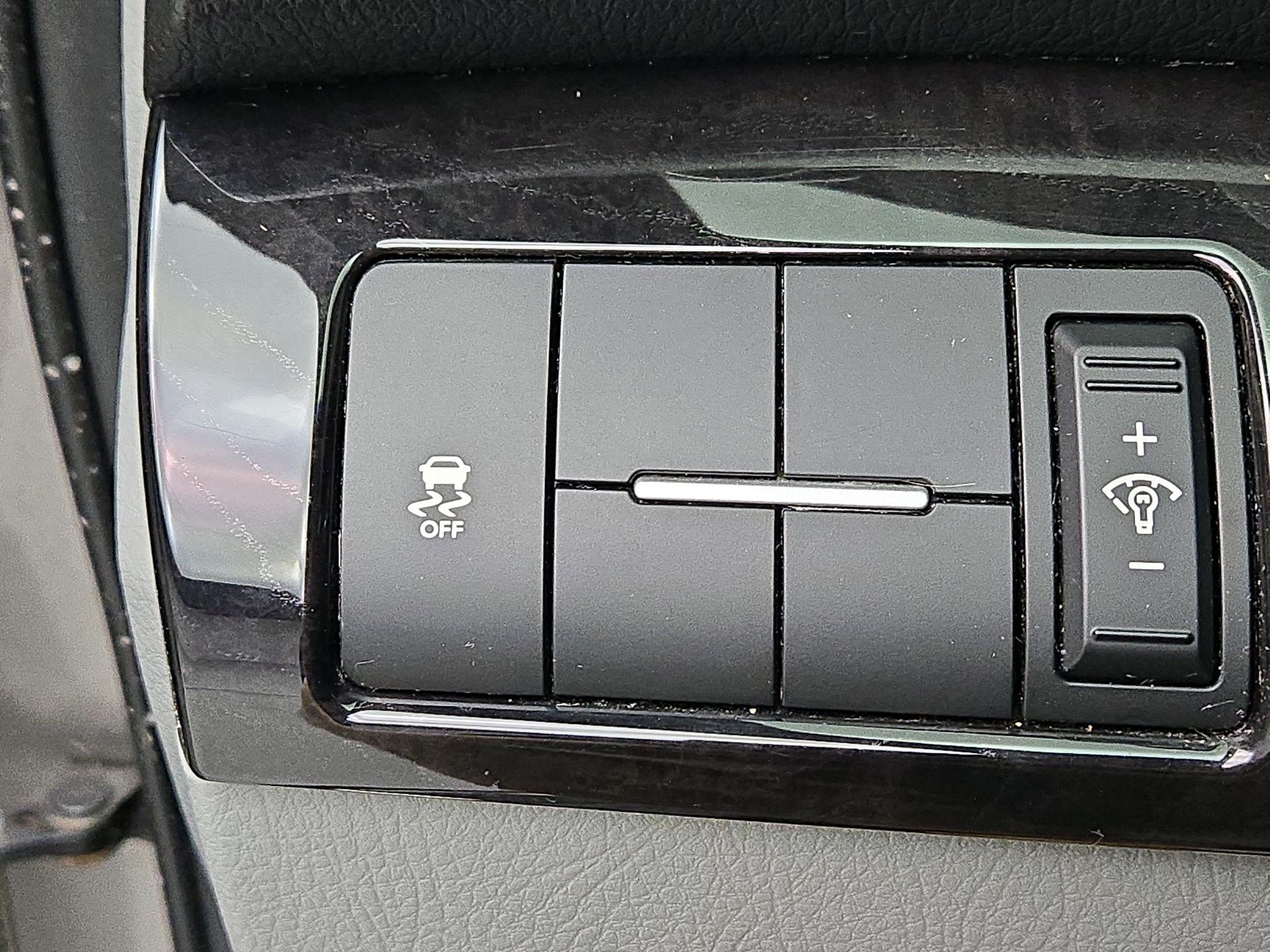 Thumbnail: 2014 Kia Sorento - 13