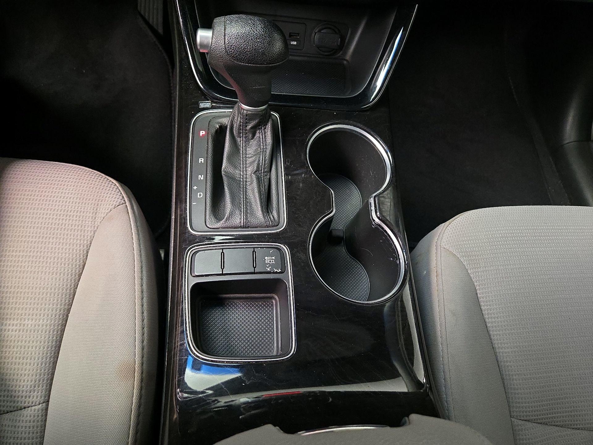 Thumbnail: 2014 Kia Sorento - 16