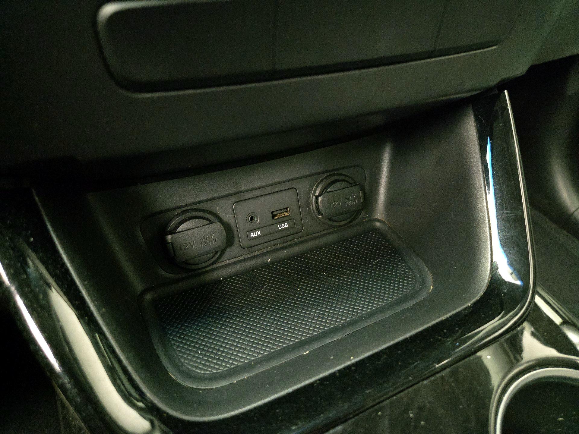 Thumbnail: 2014 Kia Sorento - 17
