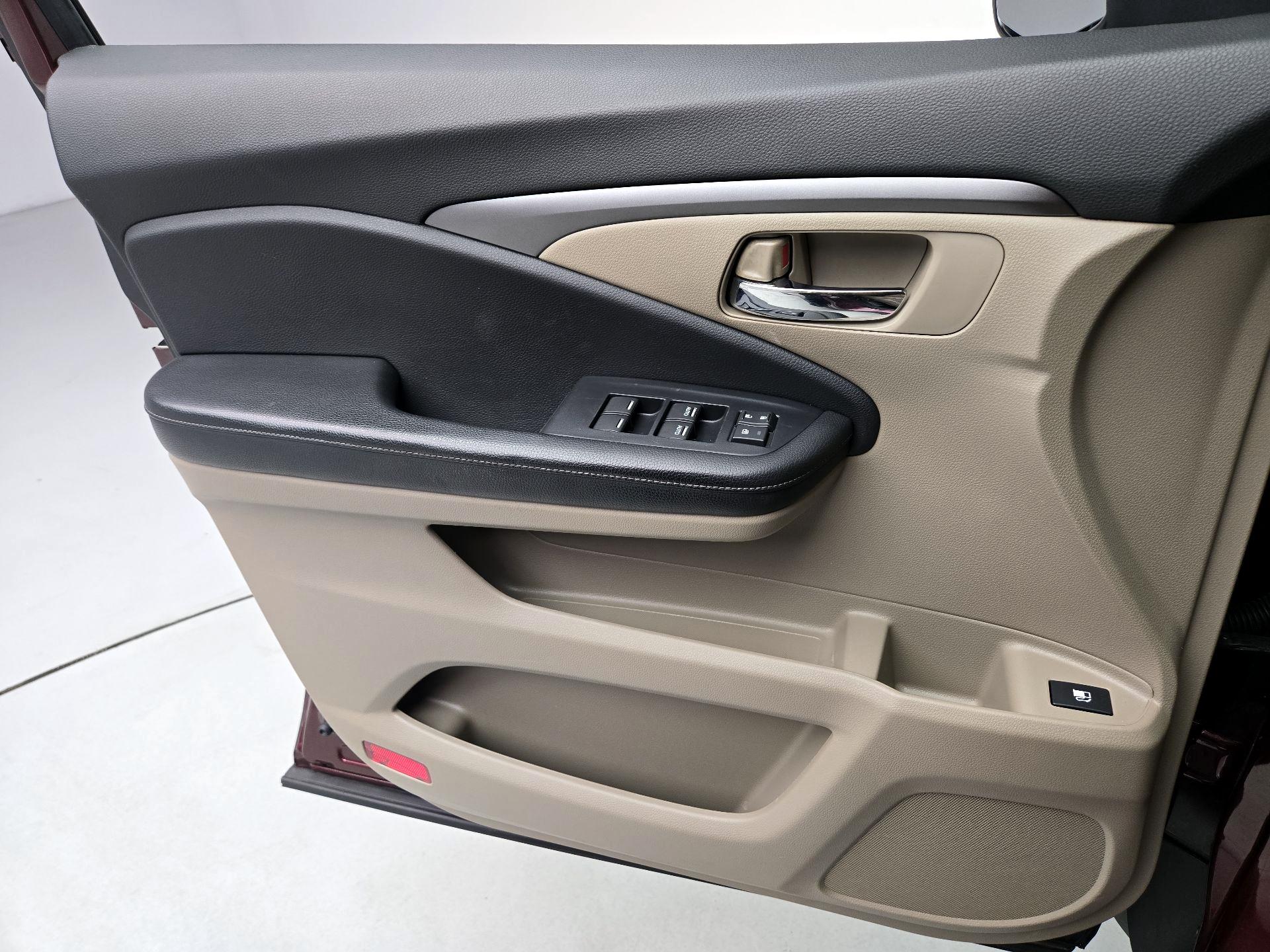 Thumbnail: 2019 Honda Ridgeline - 12