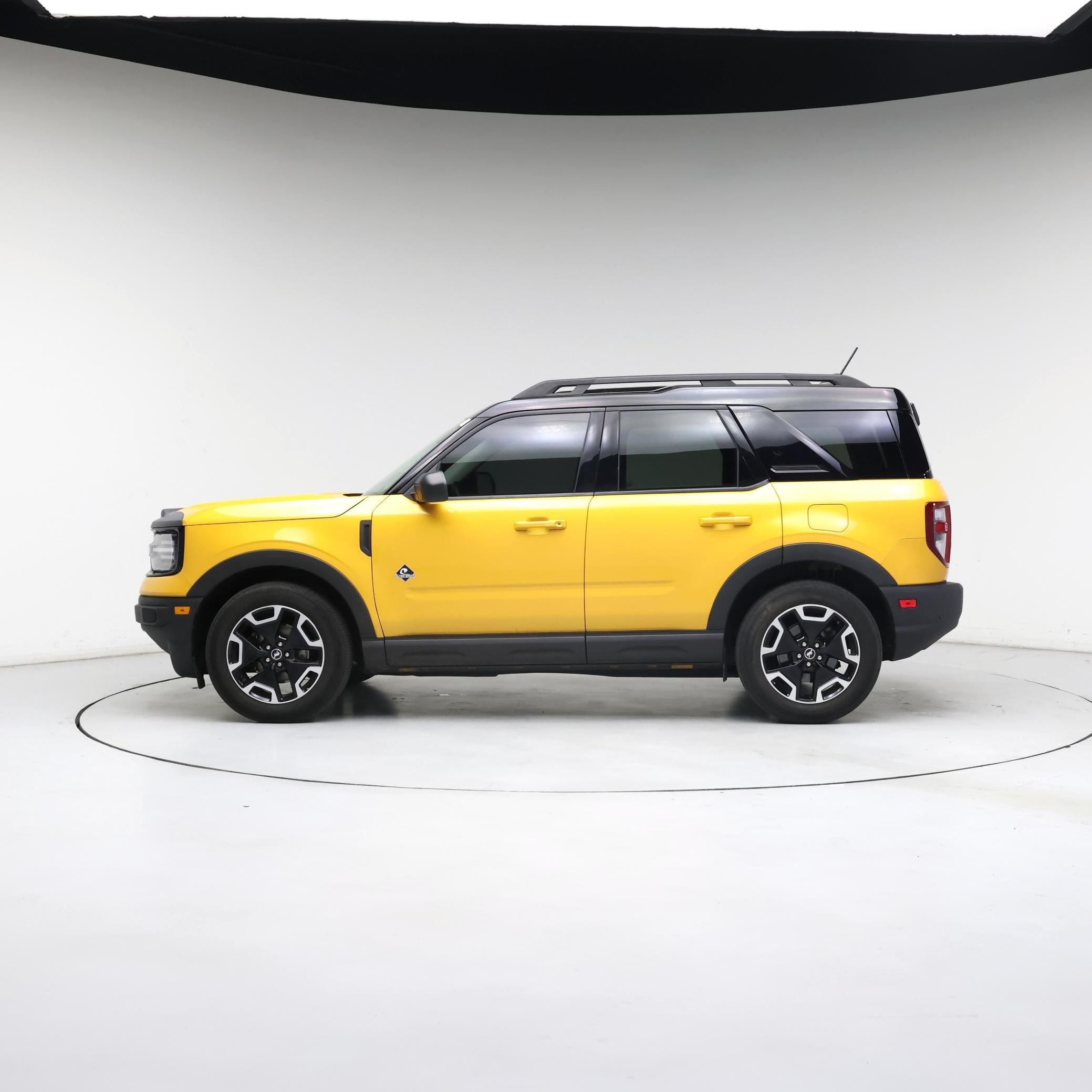 Thumbnail: 2022 Ford Bronco Sport - 3