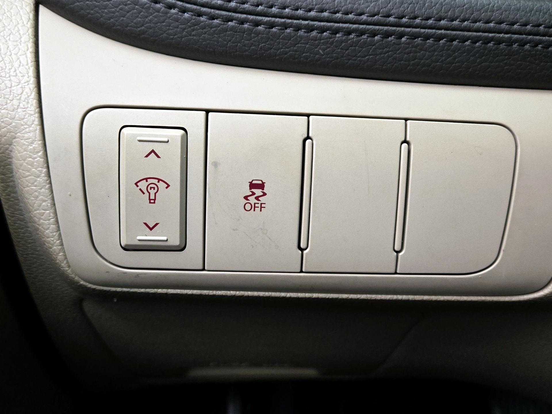 Thumbnail: 2013 Kia Optima - 13