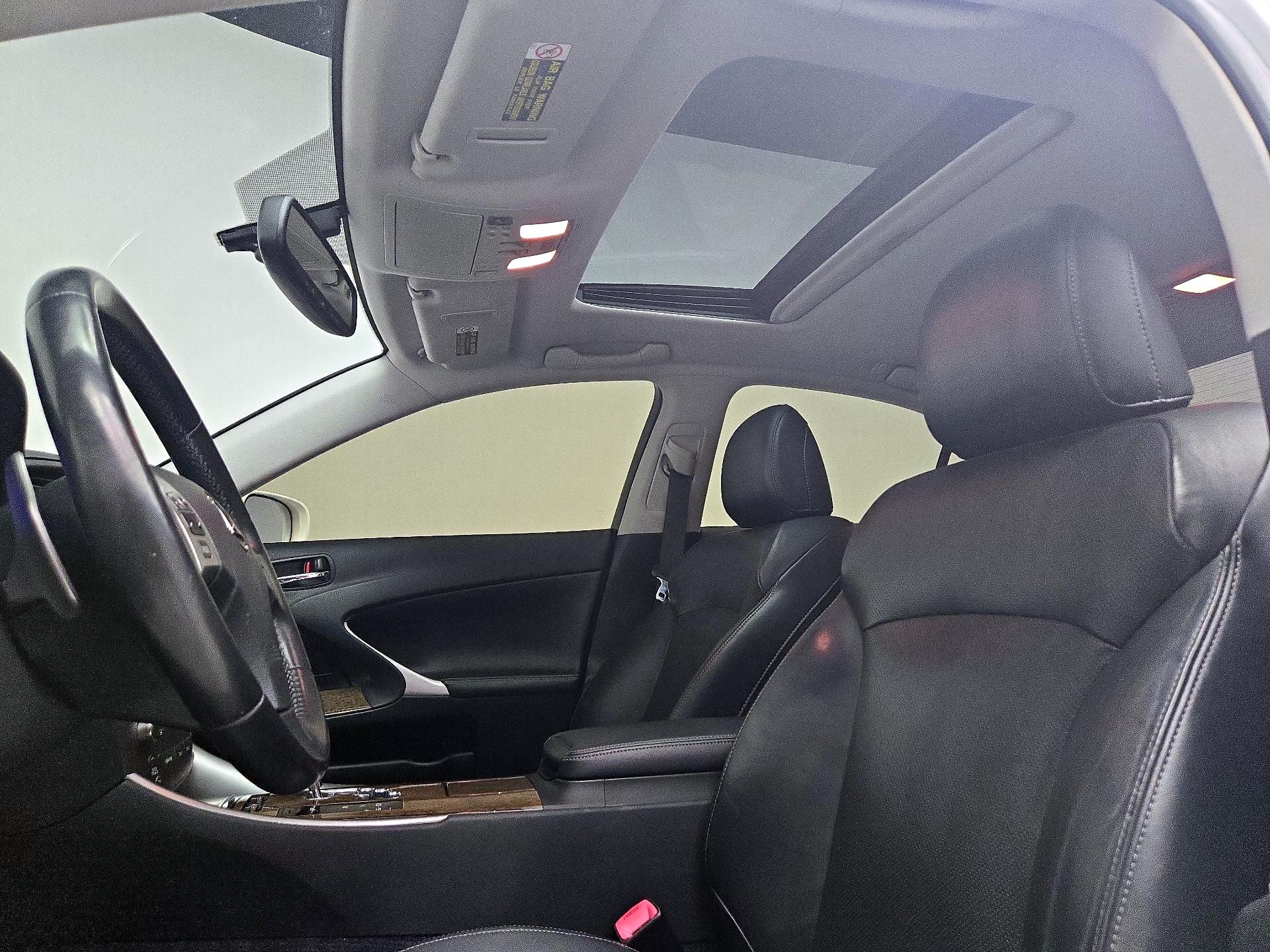 Thumbnail: 2013 Lexus IS - 18