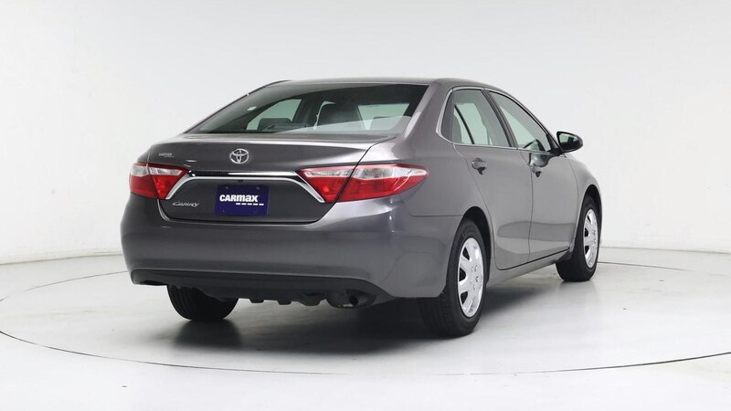 2017 Toyota Camry LE 8