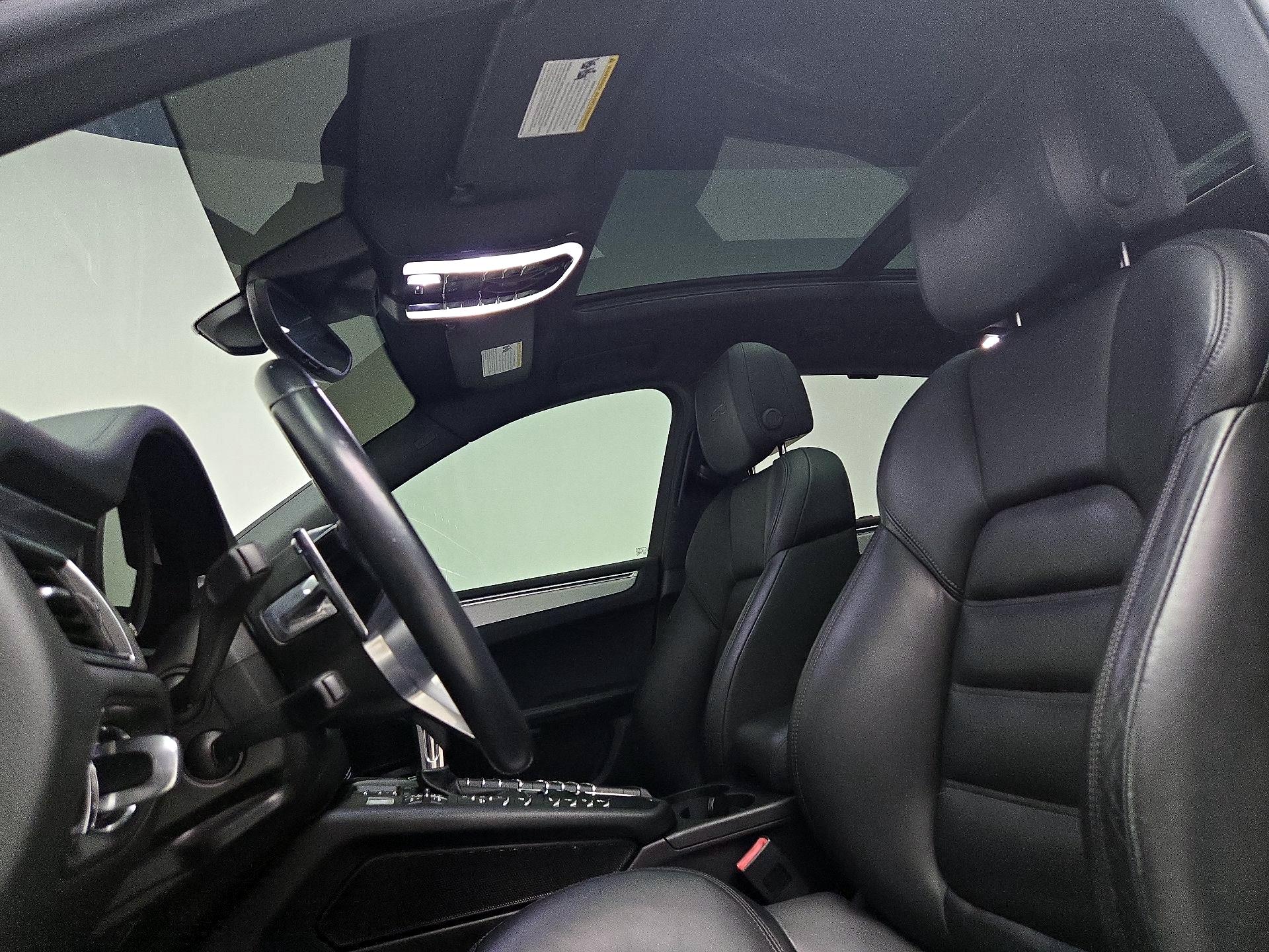 Thumbnail: 2017 Porsche Macan - 20