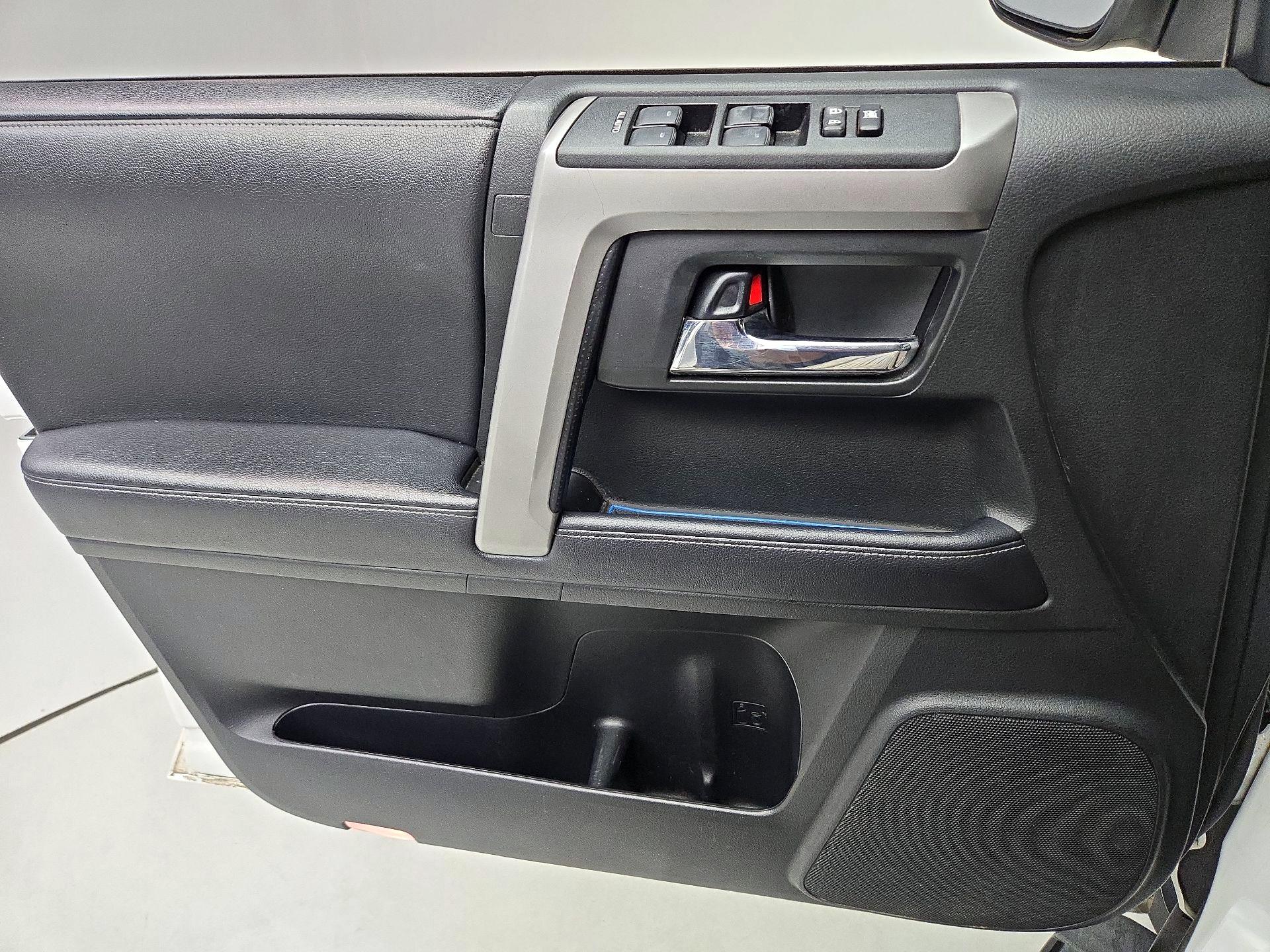 Thumbnail: 2019 Toyota 4Runner - 12