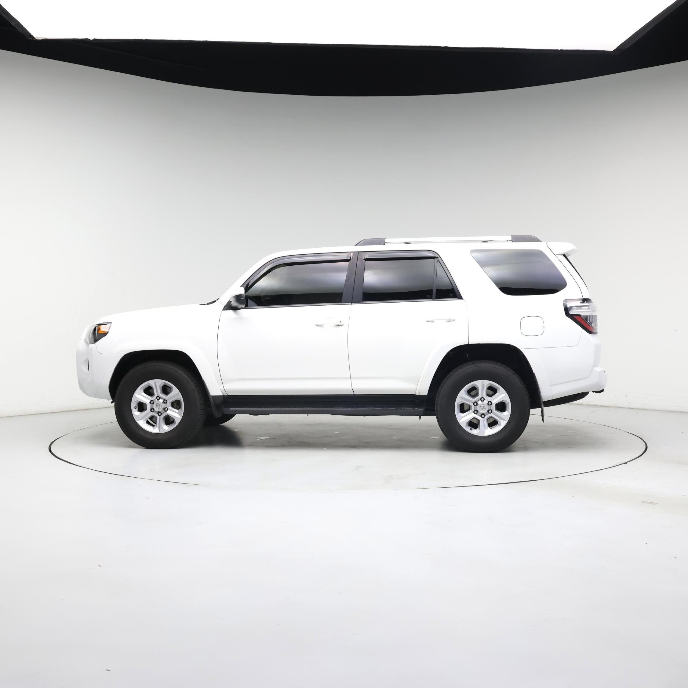 Thumbnail: 2019 Toyota 4Runner - 3