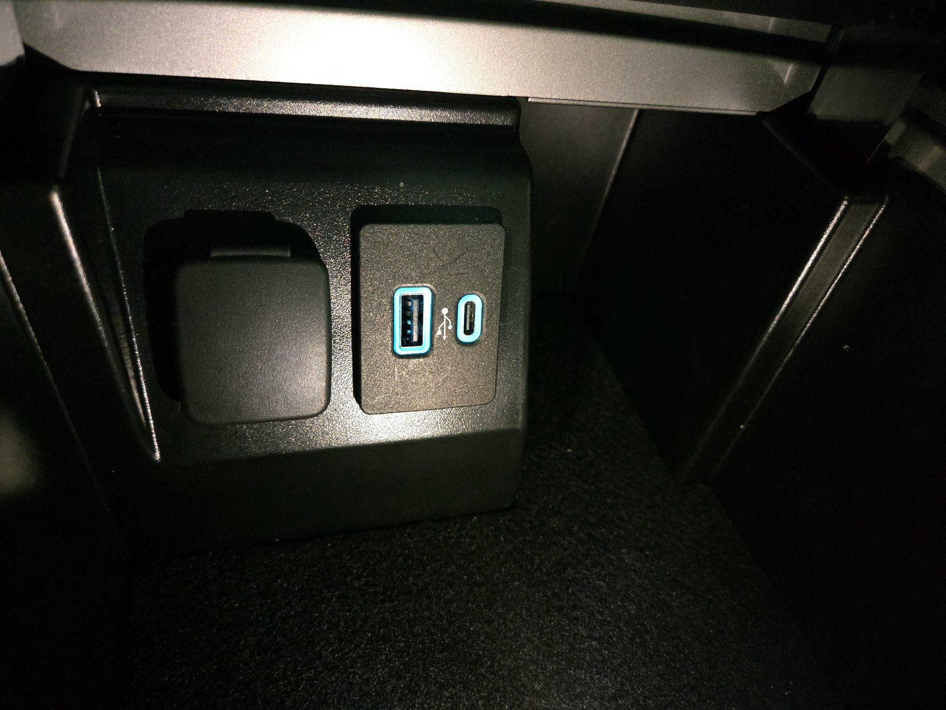 Thumbnail: 2023 Ford Explorer - 19