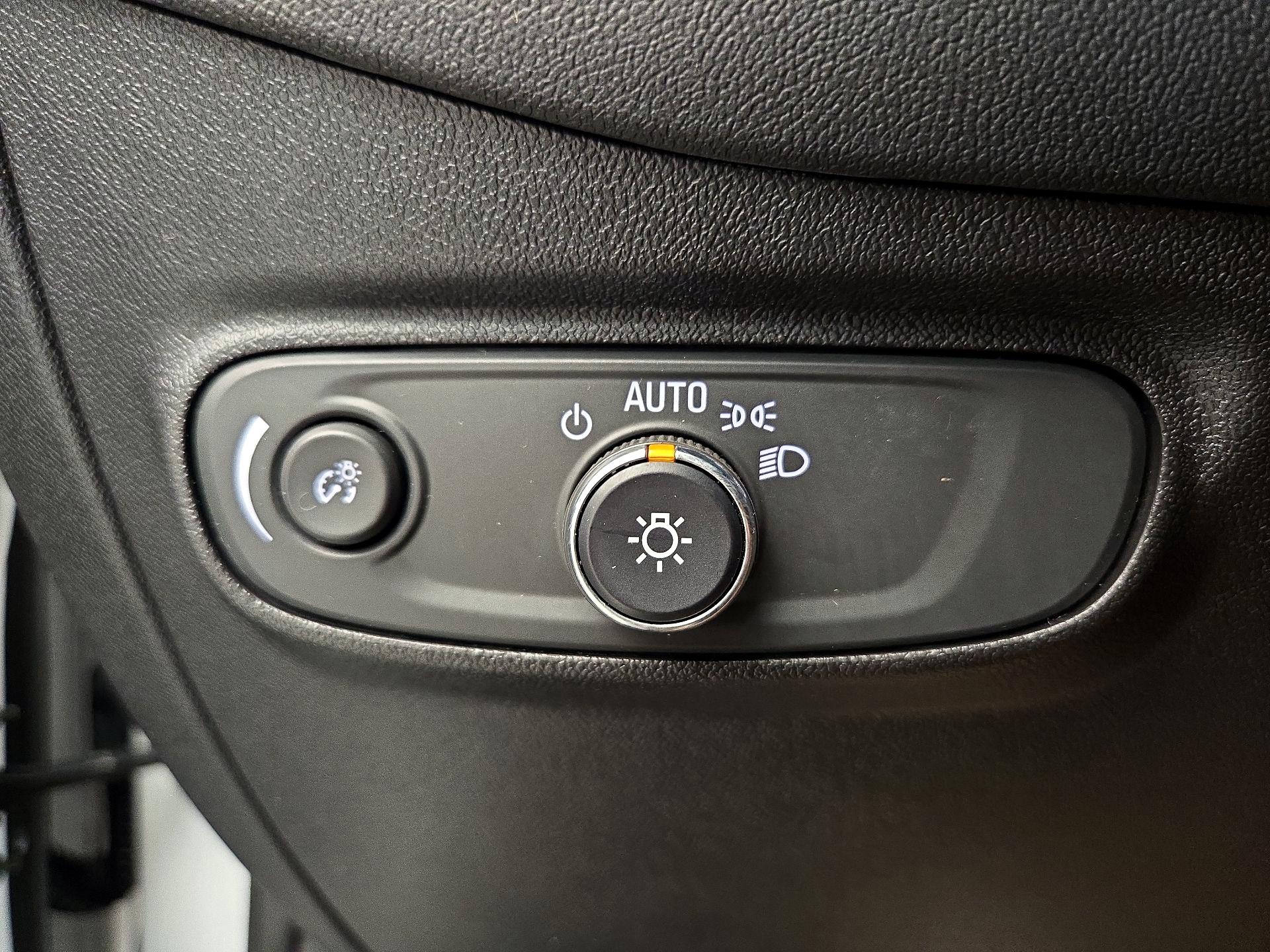 Thumbnail: 2019 Chevrolet Equinox - 13