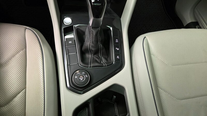 2022 Volkswagen Tiguan SE R-Line 17