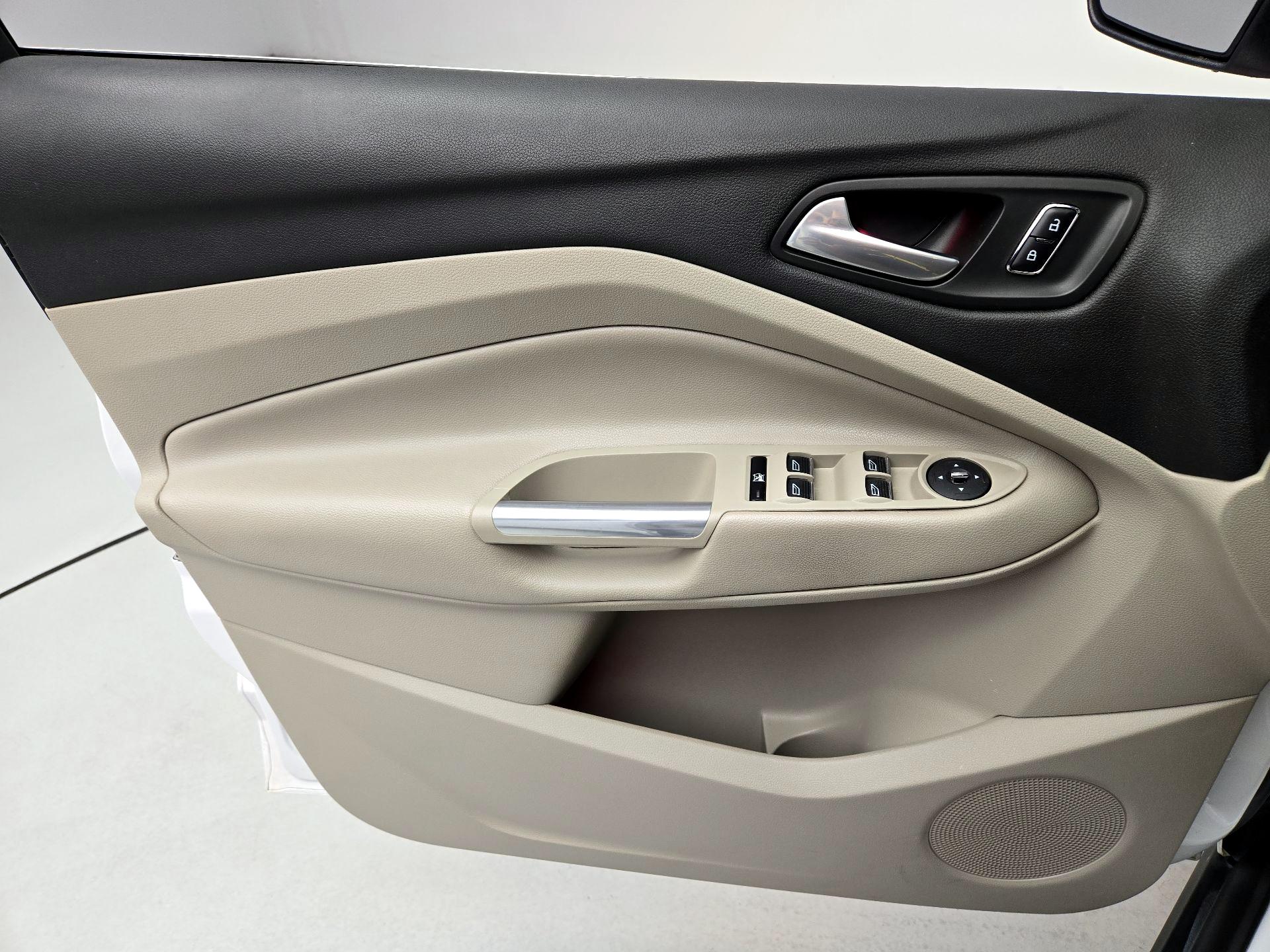 Thumbnail: 2015 Ford C-Max - 12
