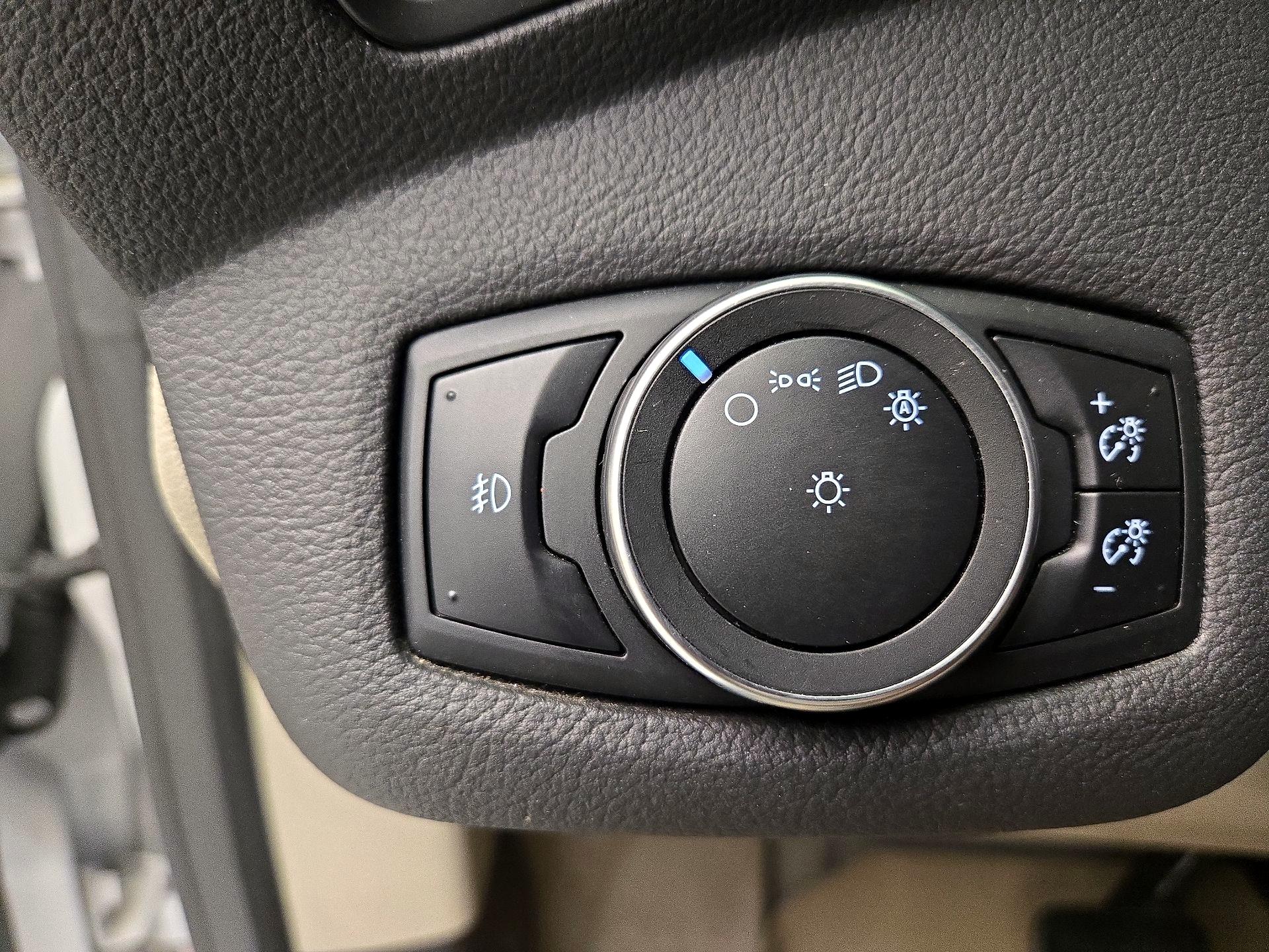 Thumbnail: 2015 Ford C-Max - 13
