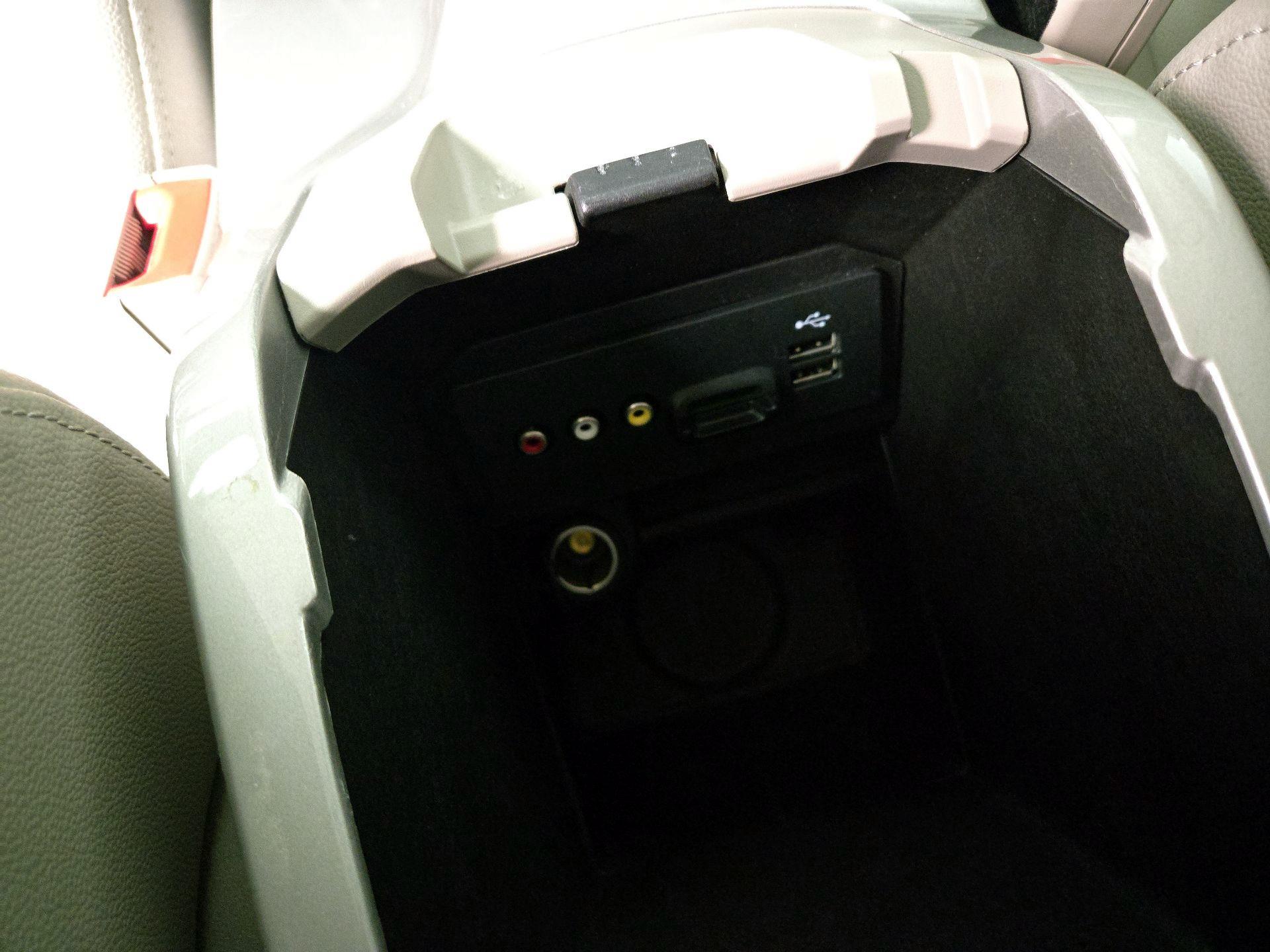 Thumbnail: 2015 Ford C-Max - 17