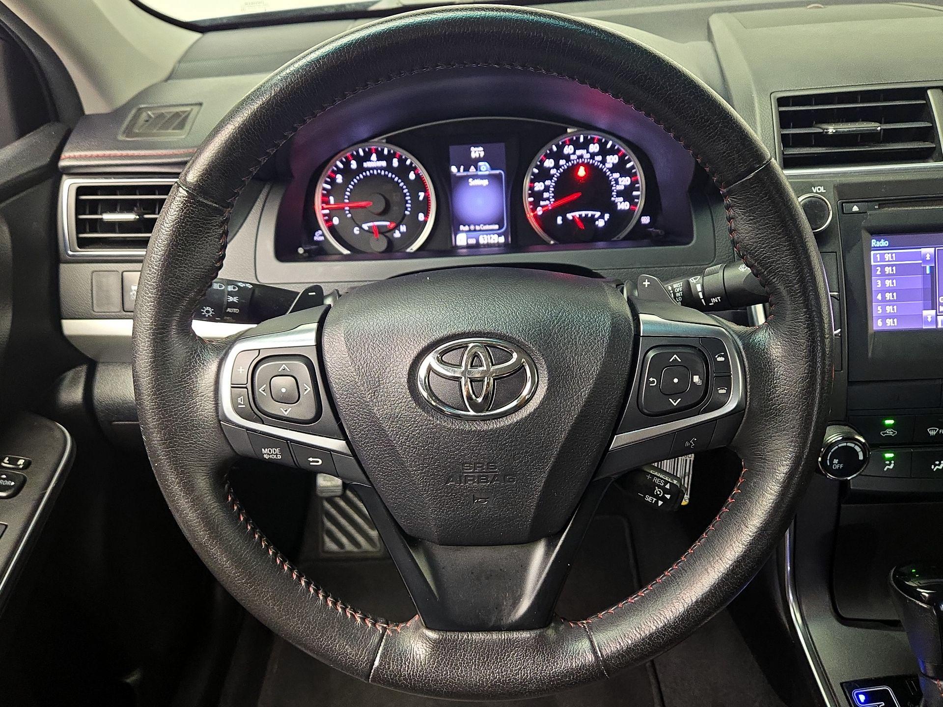 Thumbnail: 2016 Toyota Camry - 10
