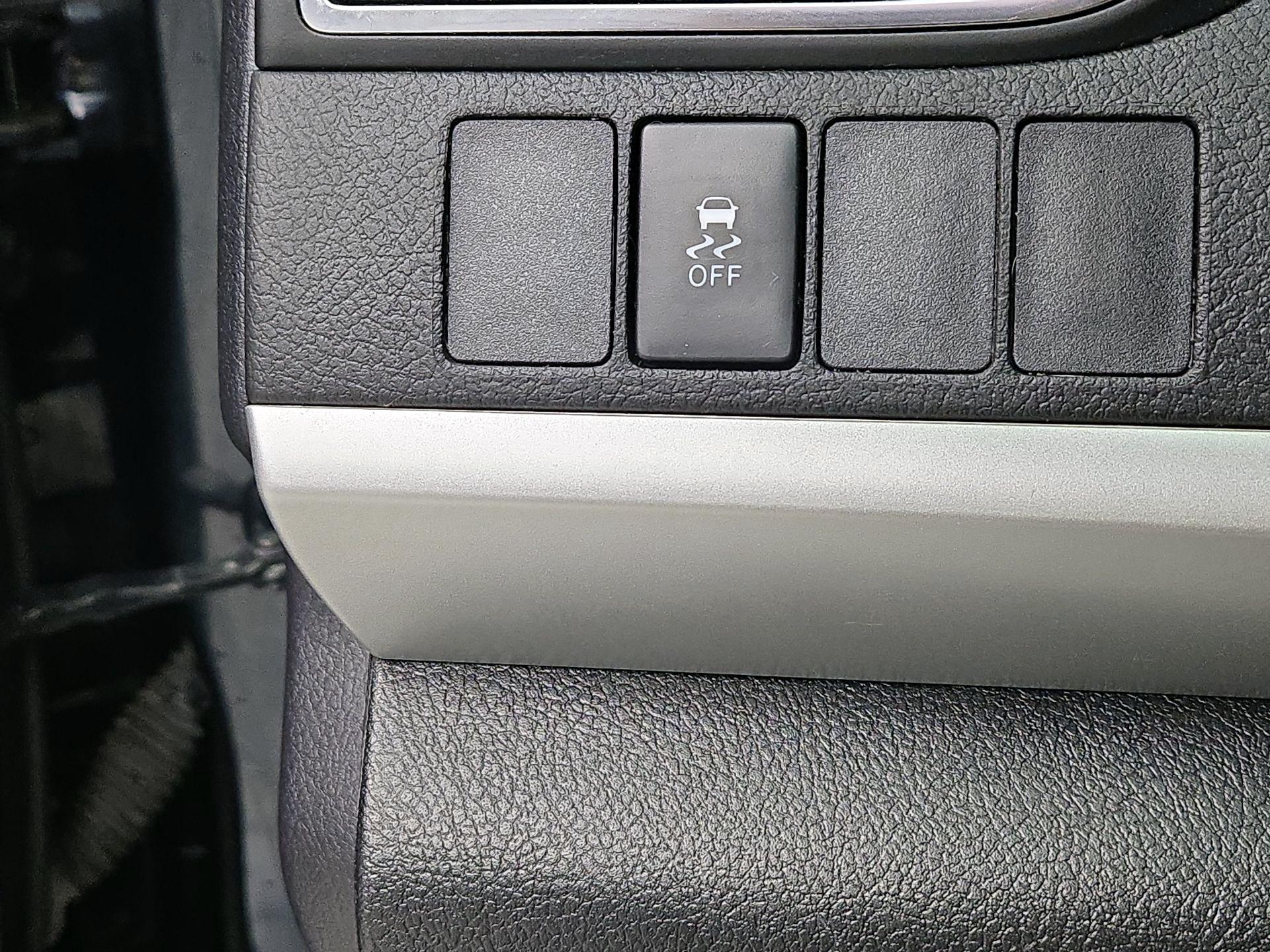 Thumbnail: 2016 Toyota Camry - 13
