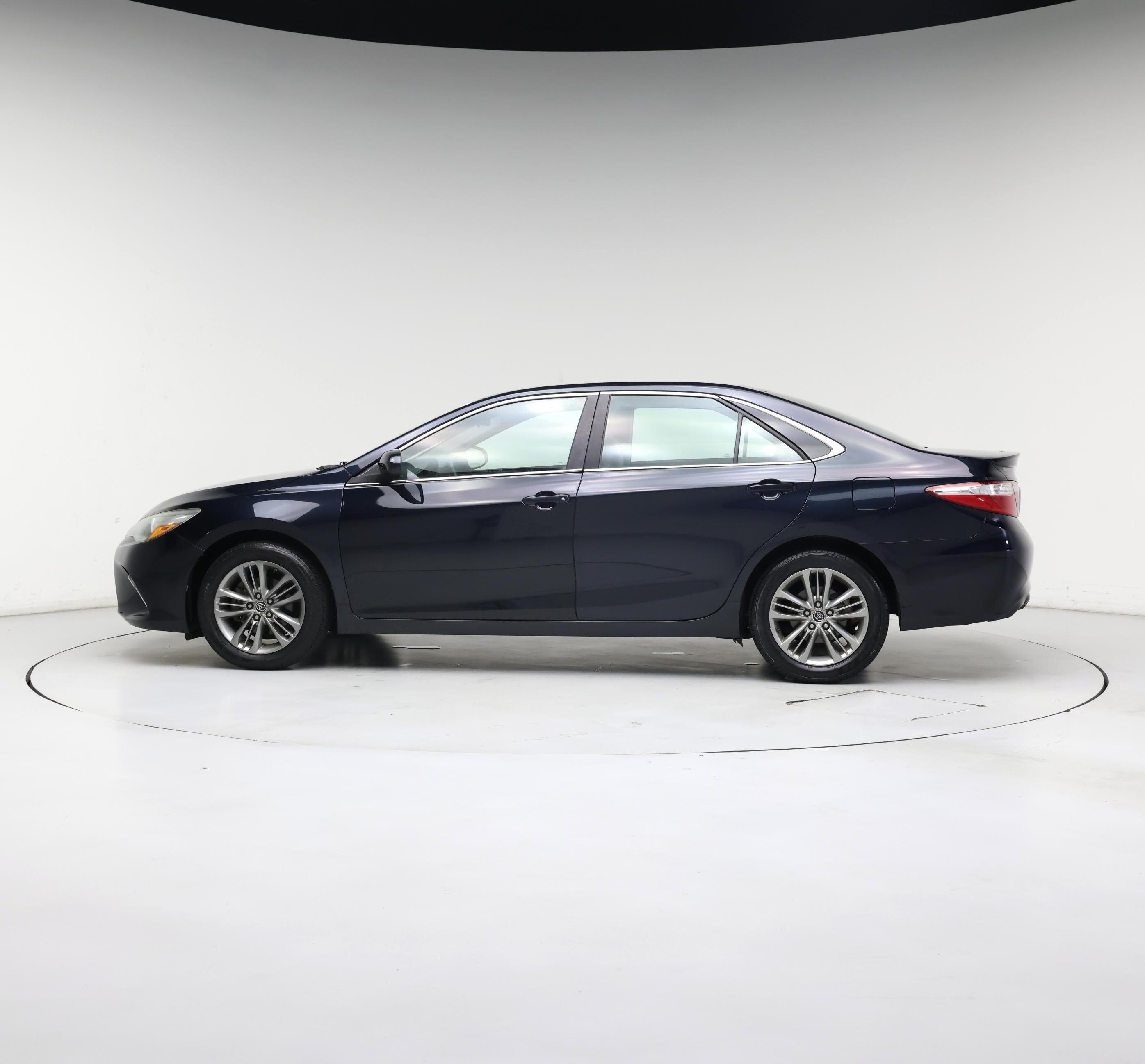 Thumbnail: 2016 Toyota Camry - 3