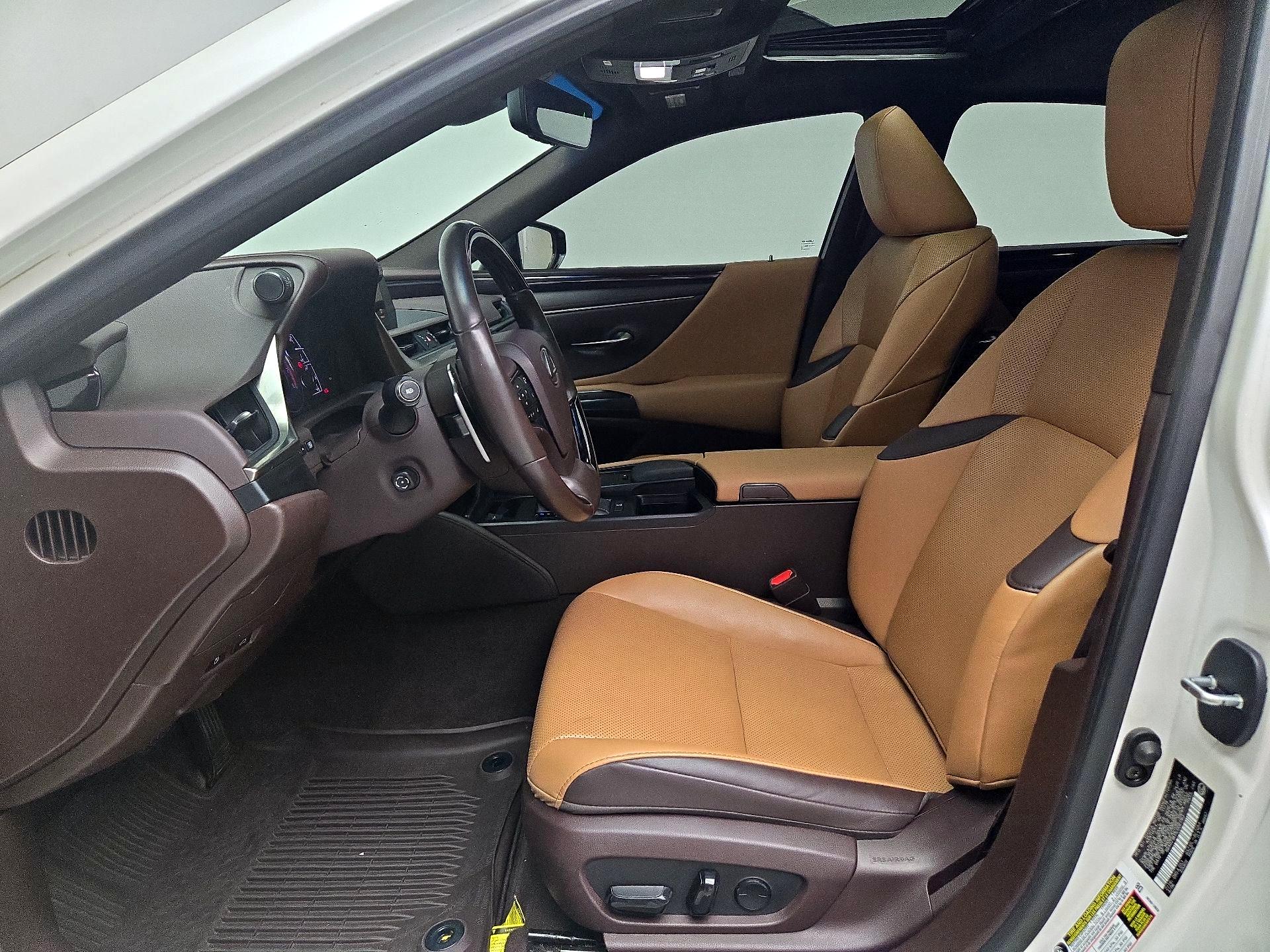 Thumbnail: 2020 Lexus ES - 11