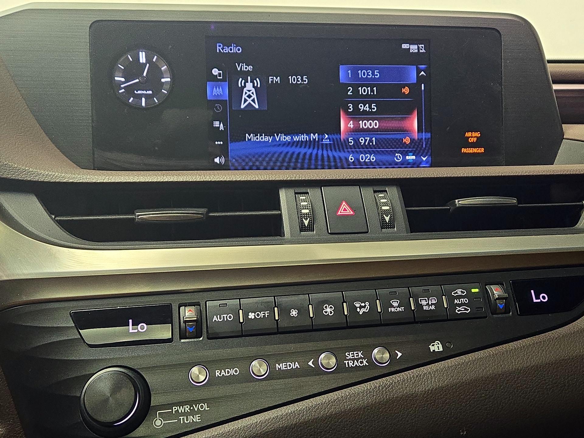 Thumbnail: 2020 Lexus ES - 15