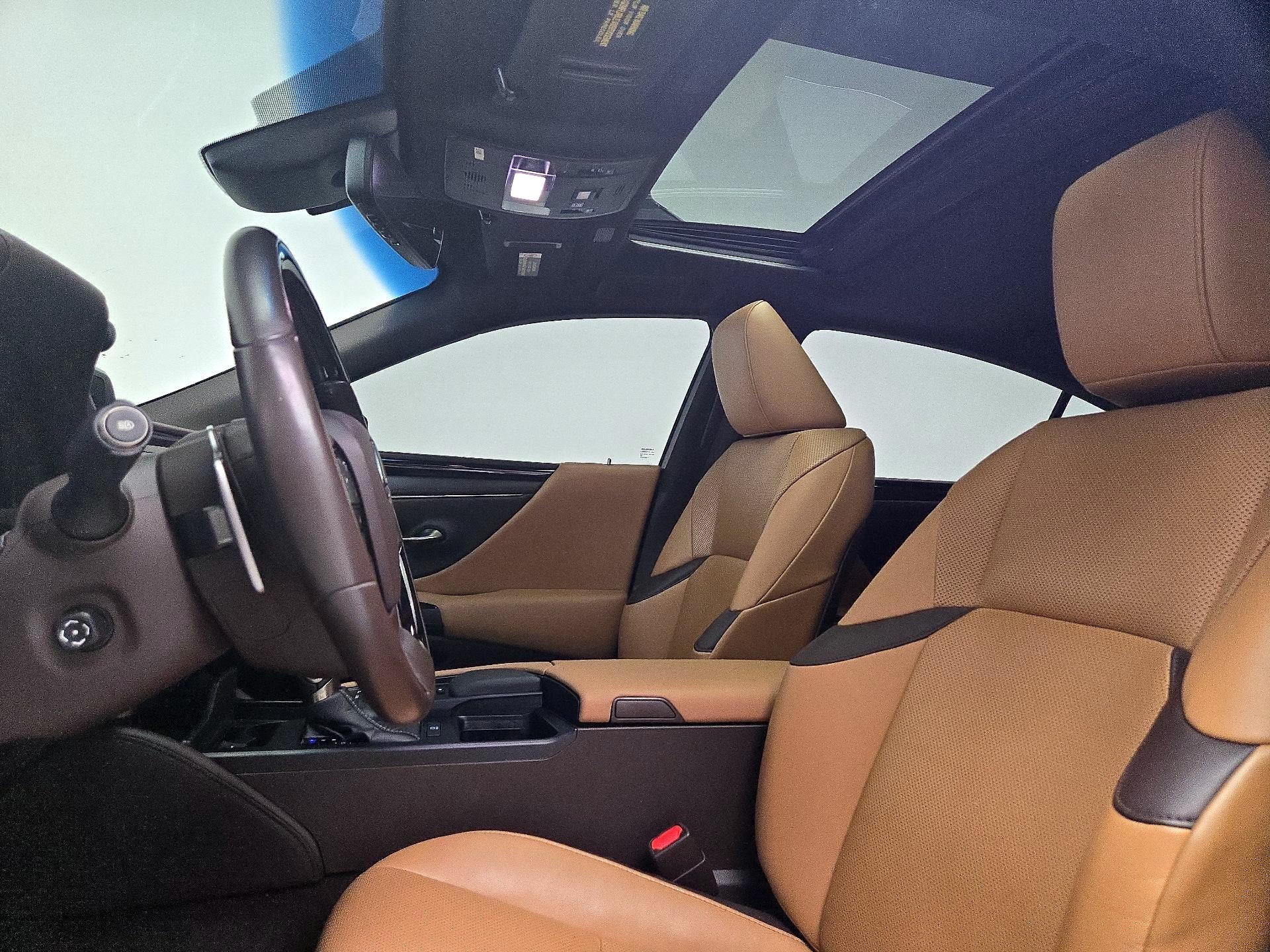 Thumbnail: 2020 Lexus ES - 19