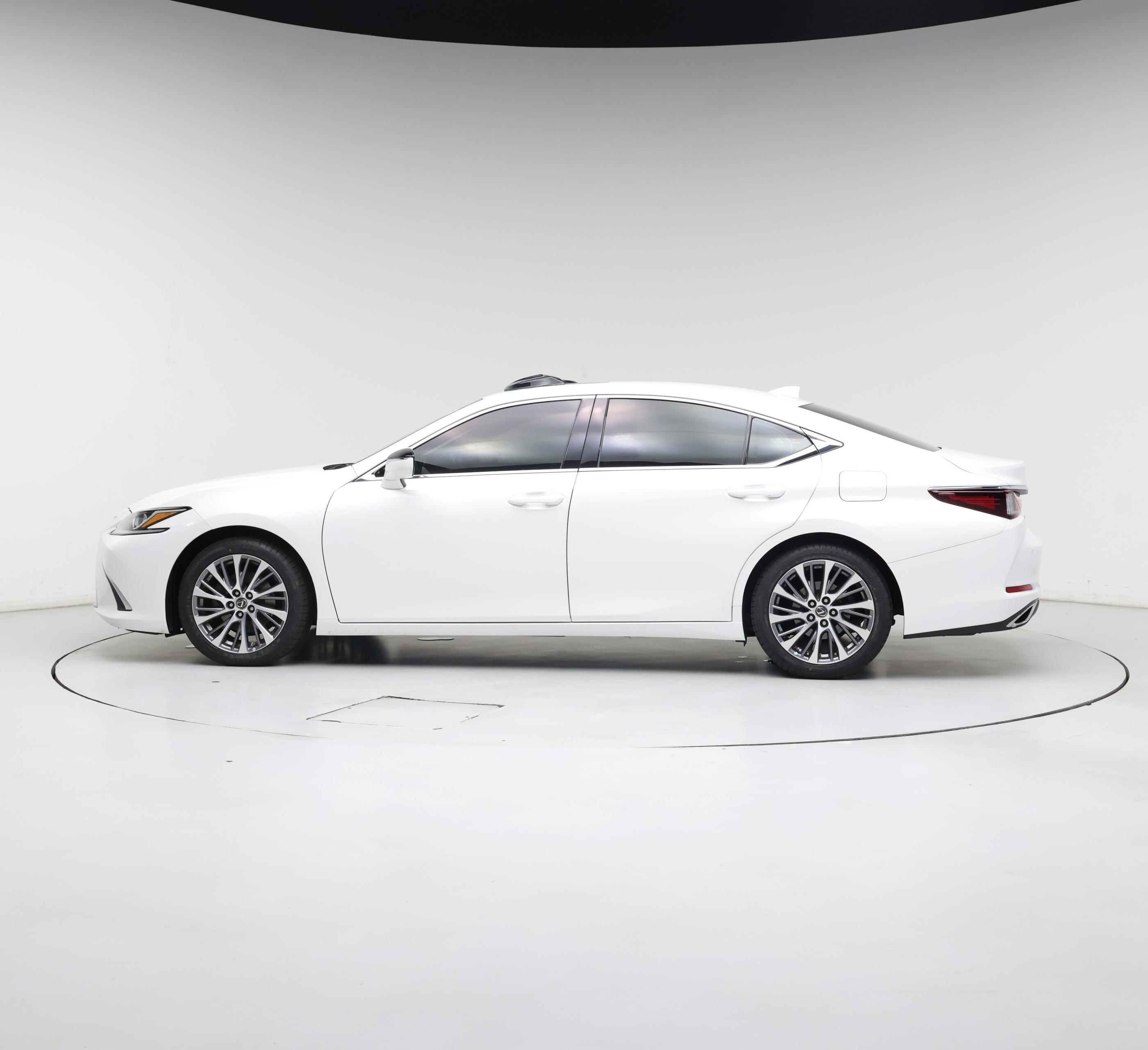 Thumbnail: 2020 Lexus ES - 3