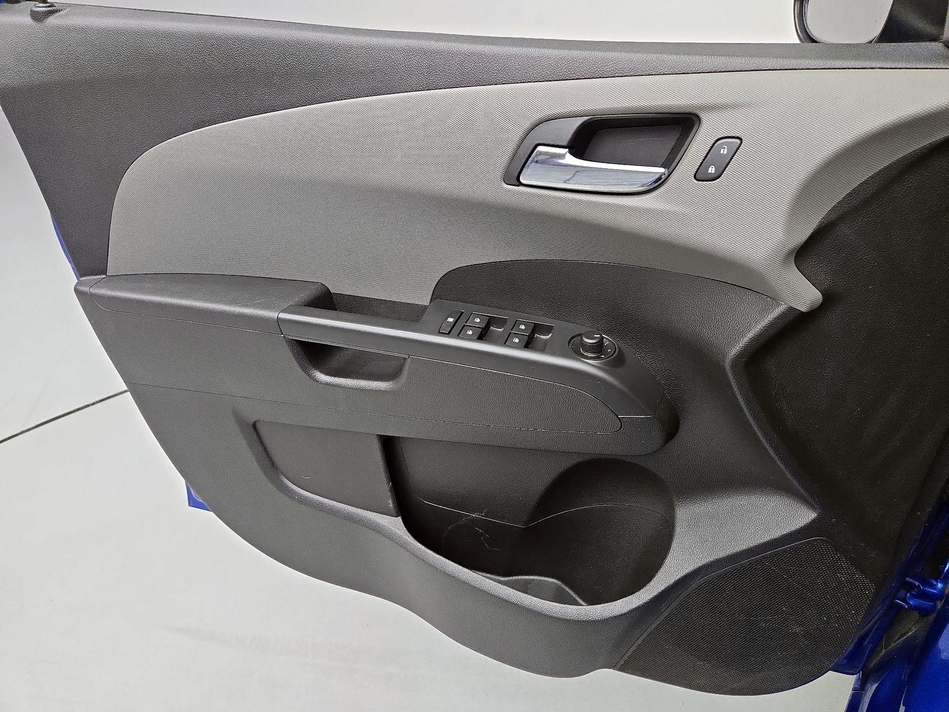 Thumbnail: 2016 Chevrolet Sonic - 12
