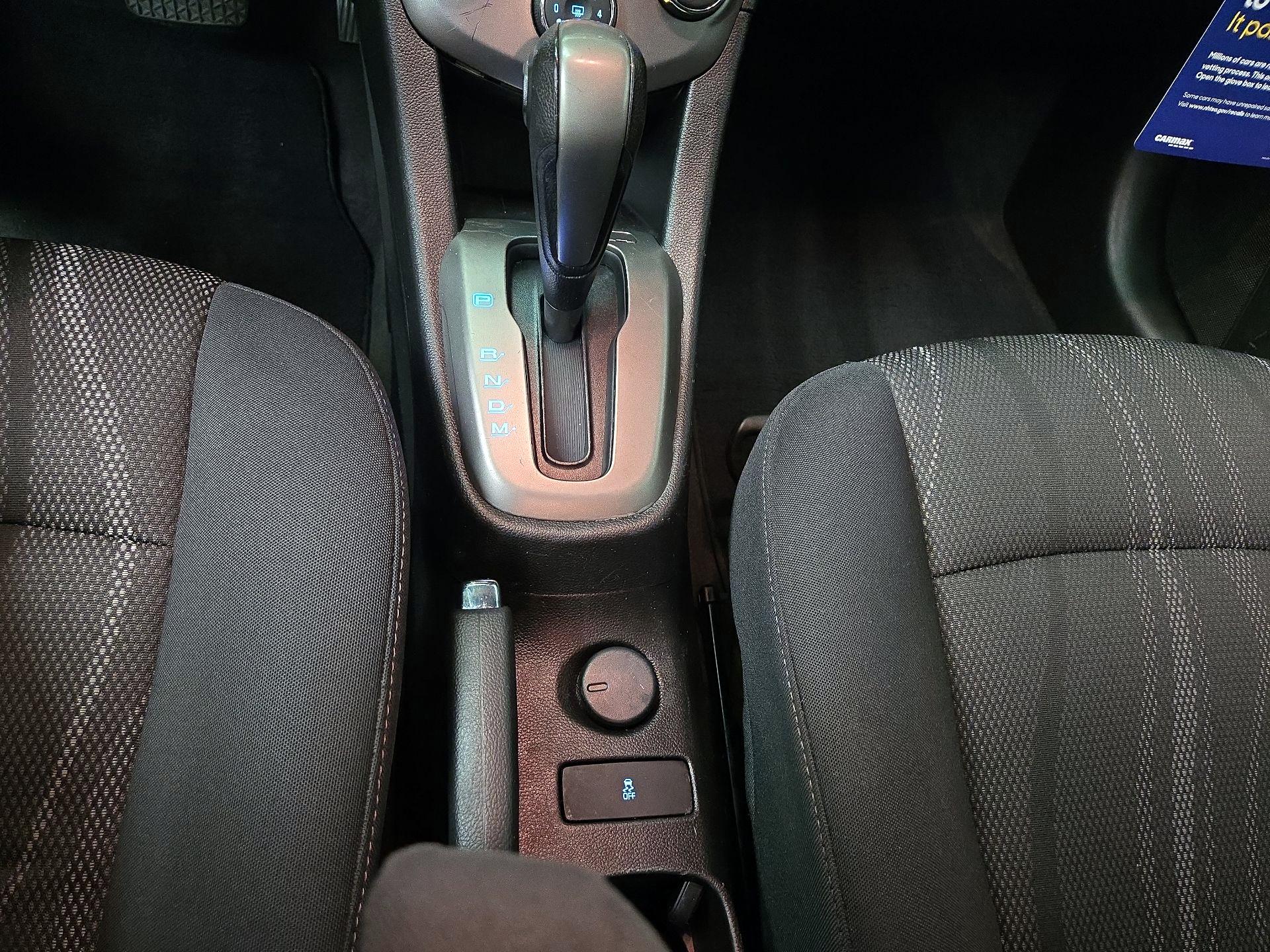 Thumbnail: 2016 Chevrolet Sonic - 17