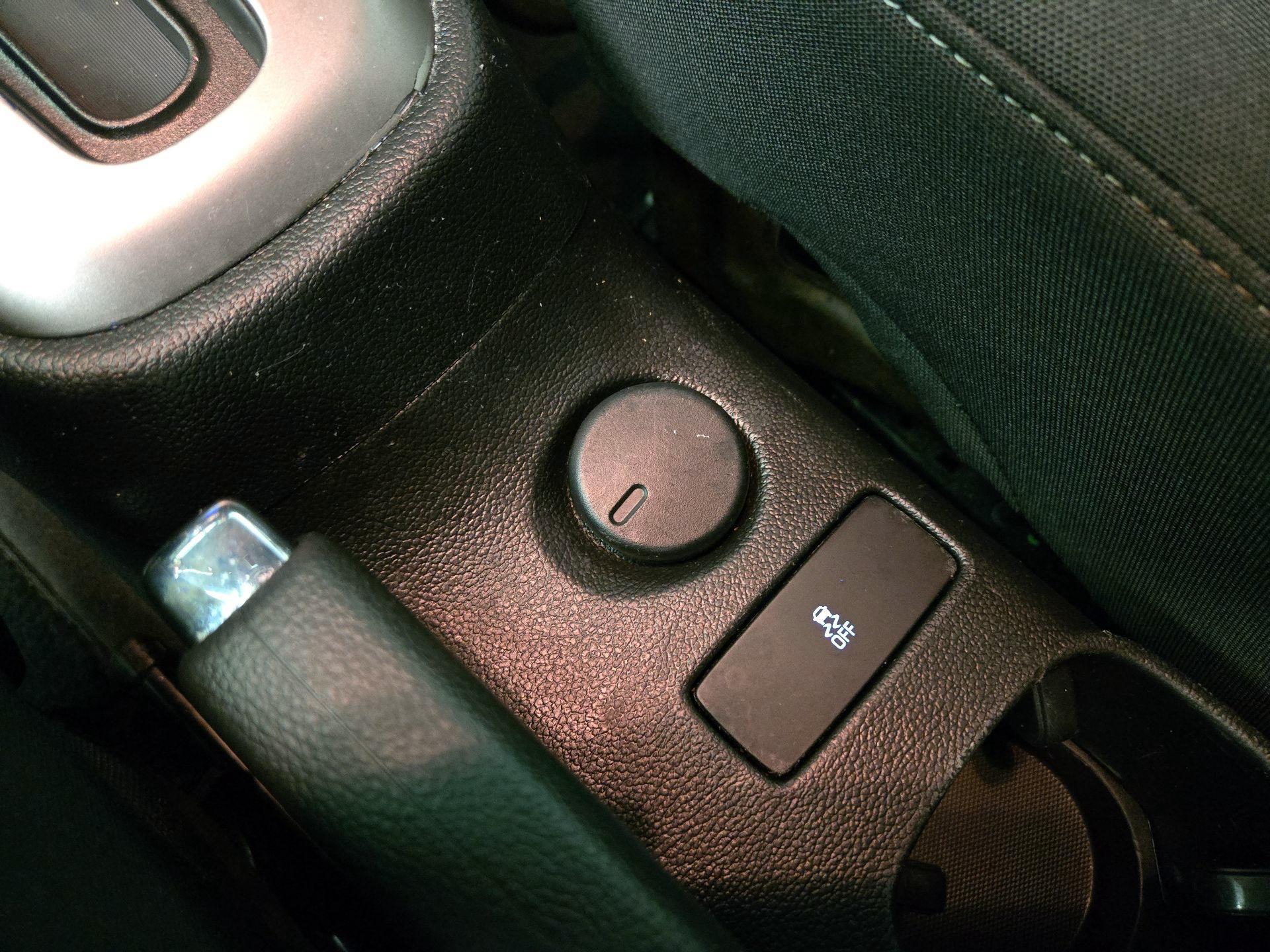 Thumbnail: 2016 Chevrolet Sonic - 18