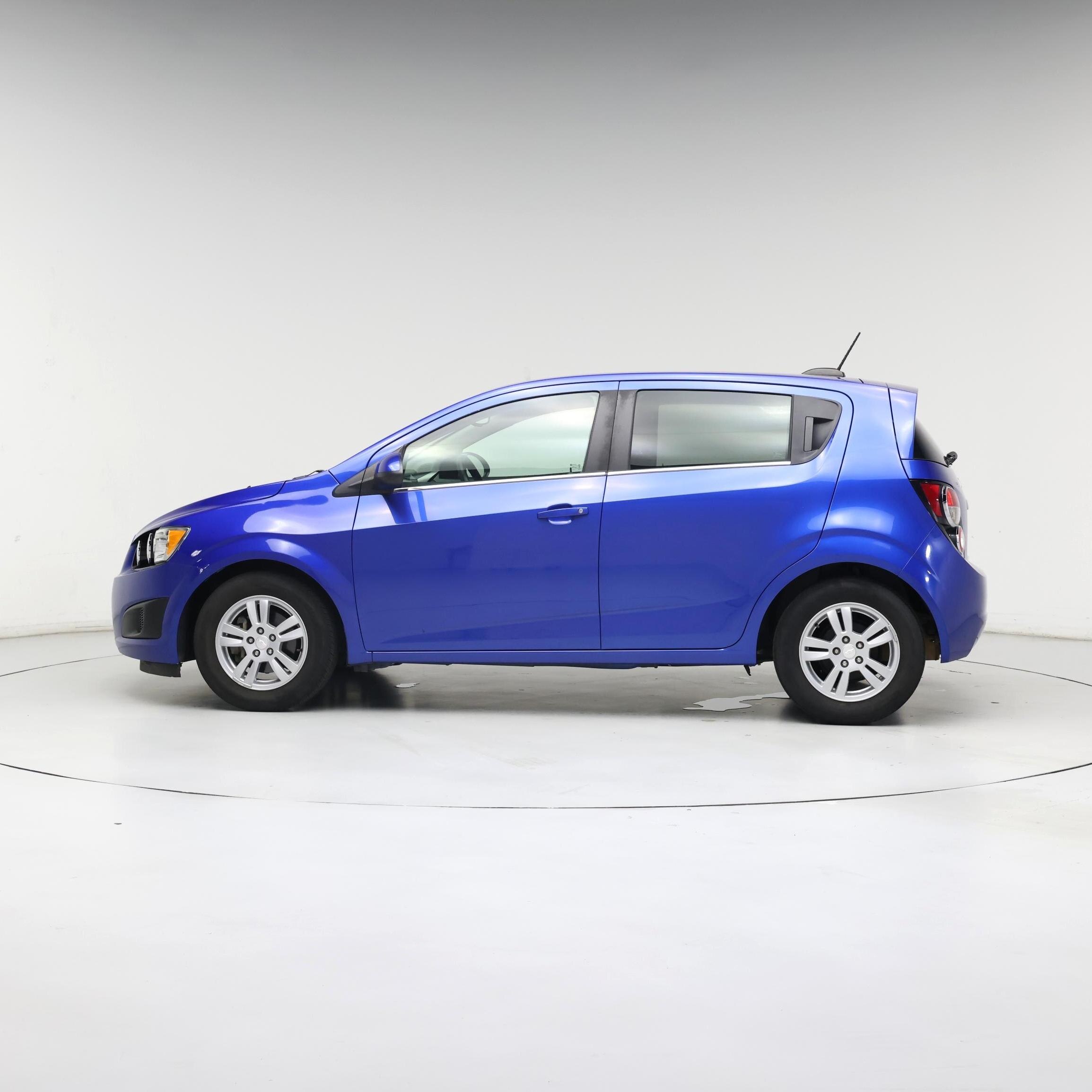 Thumbnail: 2016 Chevrolet Sonic - 3