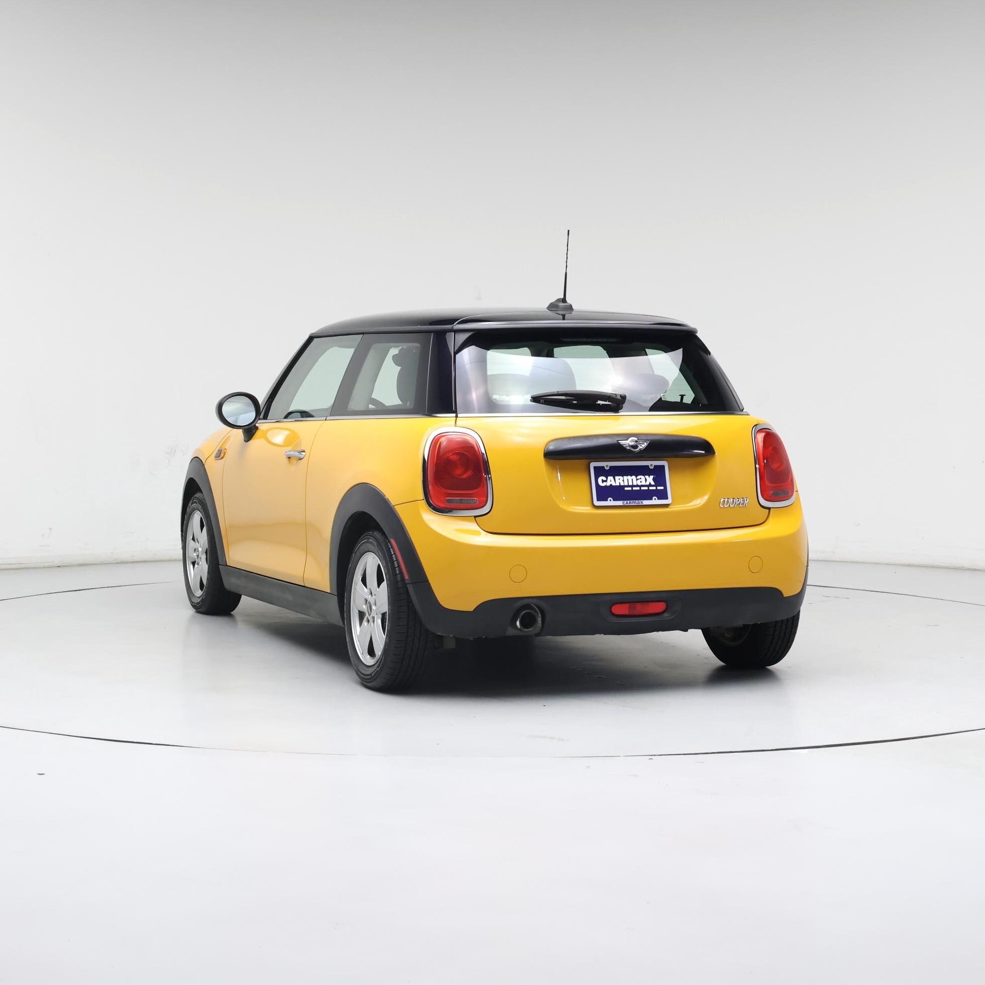 Thumbnail: 2016 MINI Cooper Hardtop - 2