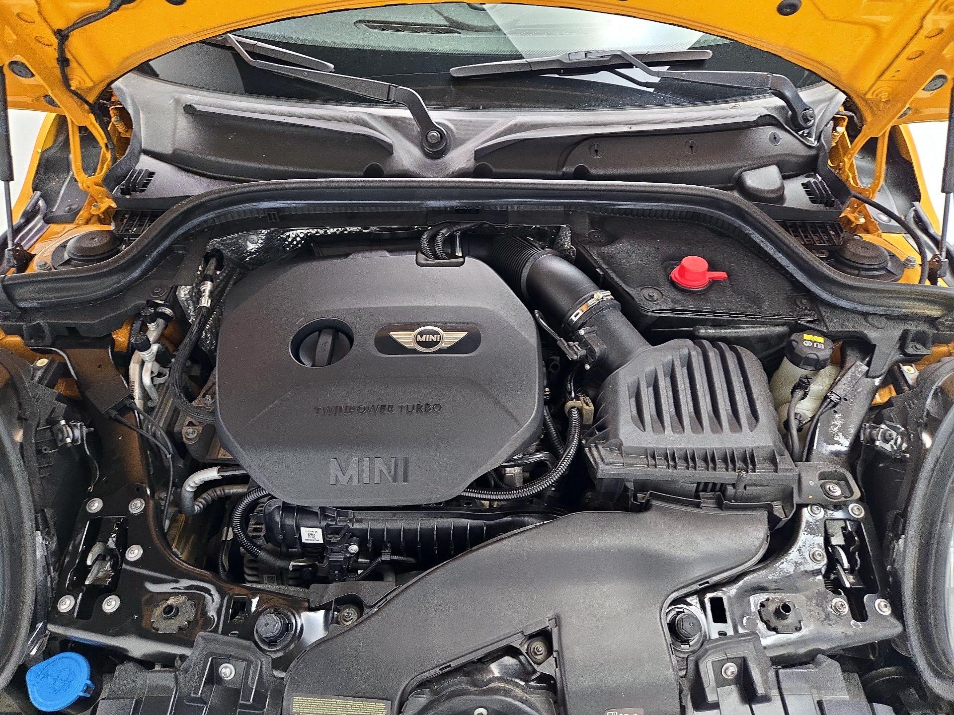 Thumbnail: 2016 MINI Cooper Hardtop - 20
