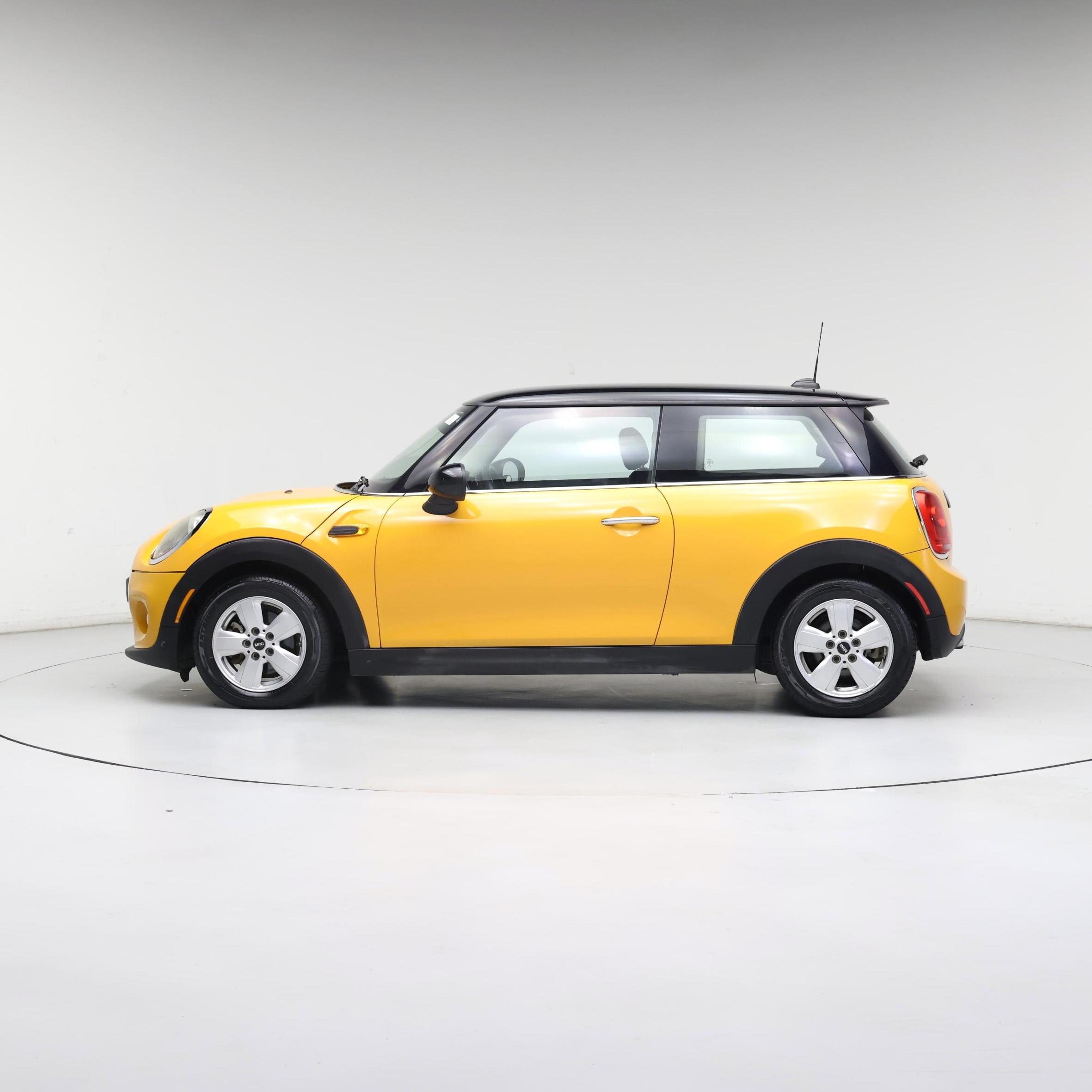 Thumbnail: 2016 MINI Cooper Hardtop - 3