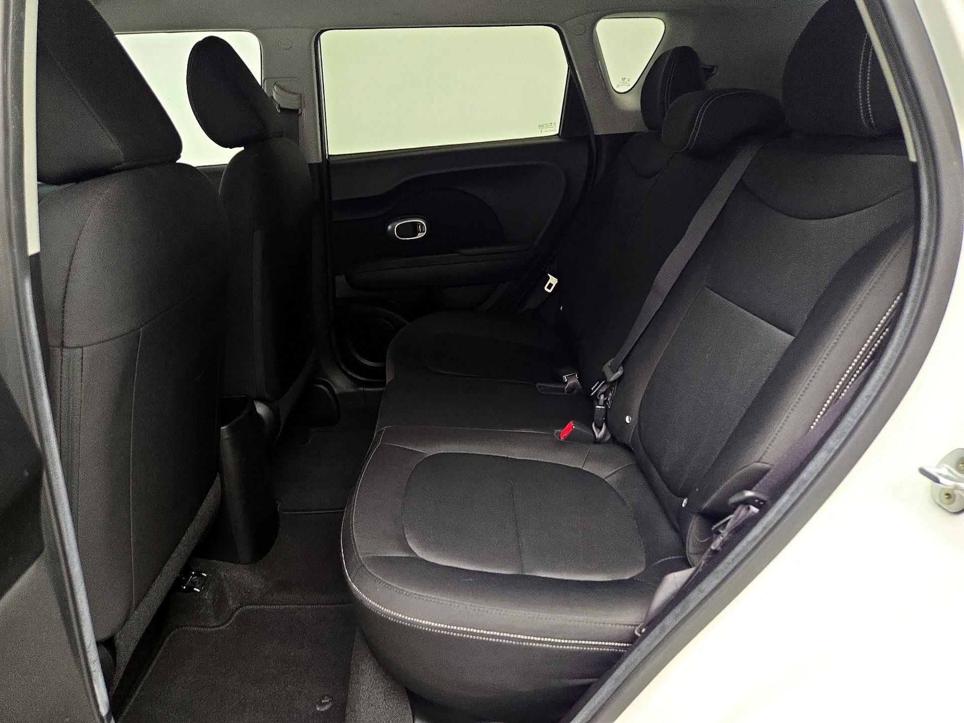 Thumbnail: 2016 Kia Soul - 18