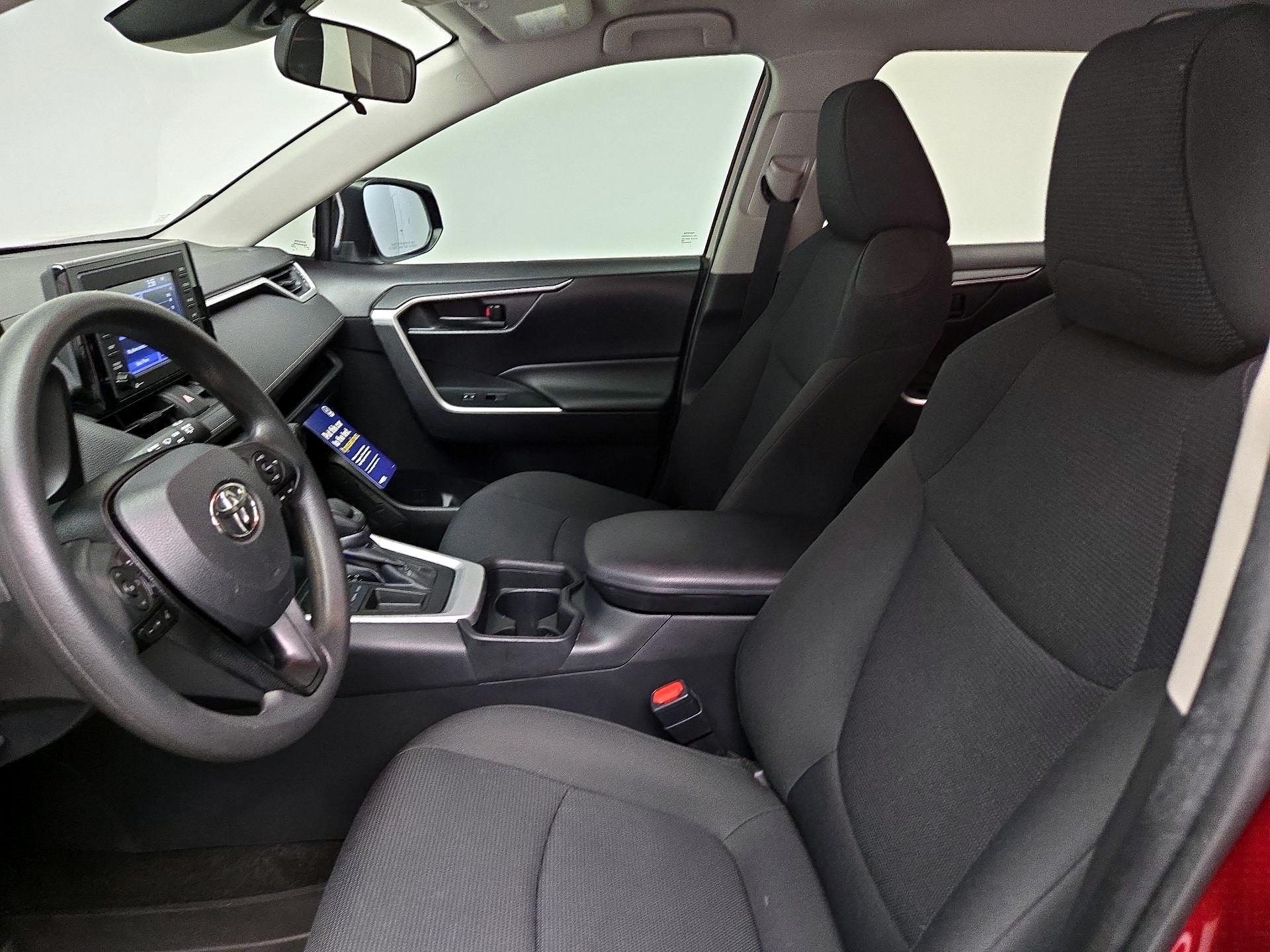 Thumbnail: 2020 Toyota RAV4 - 11
