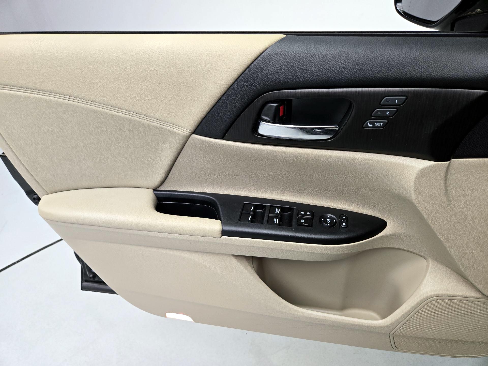 Thumbnail: 2013 Honda Accord - 12
