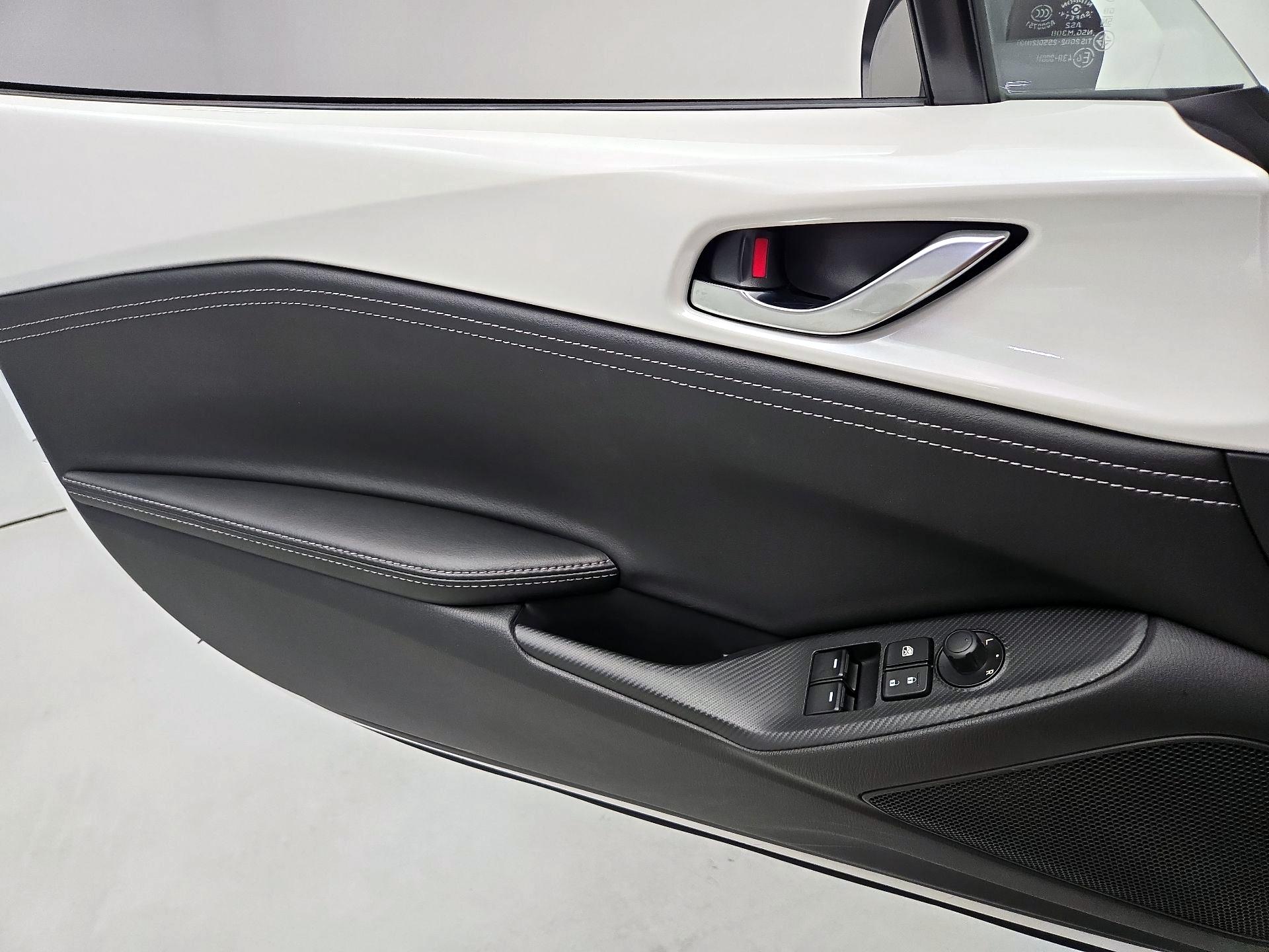 Thumbnail: 2020 Mazda MX-5 Miata - 12