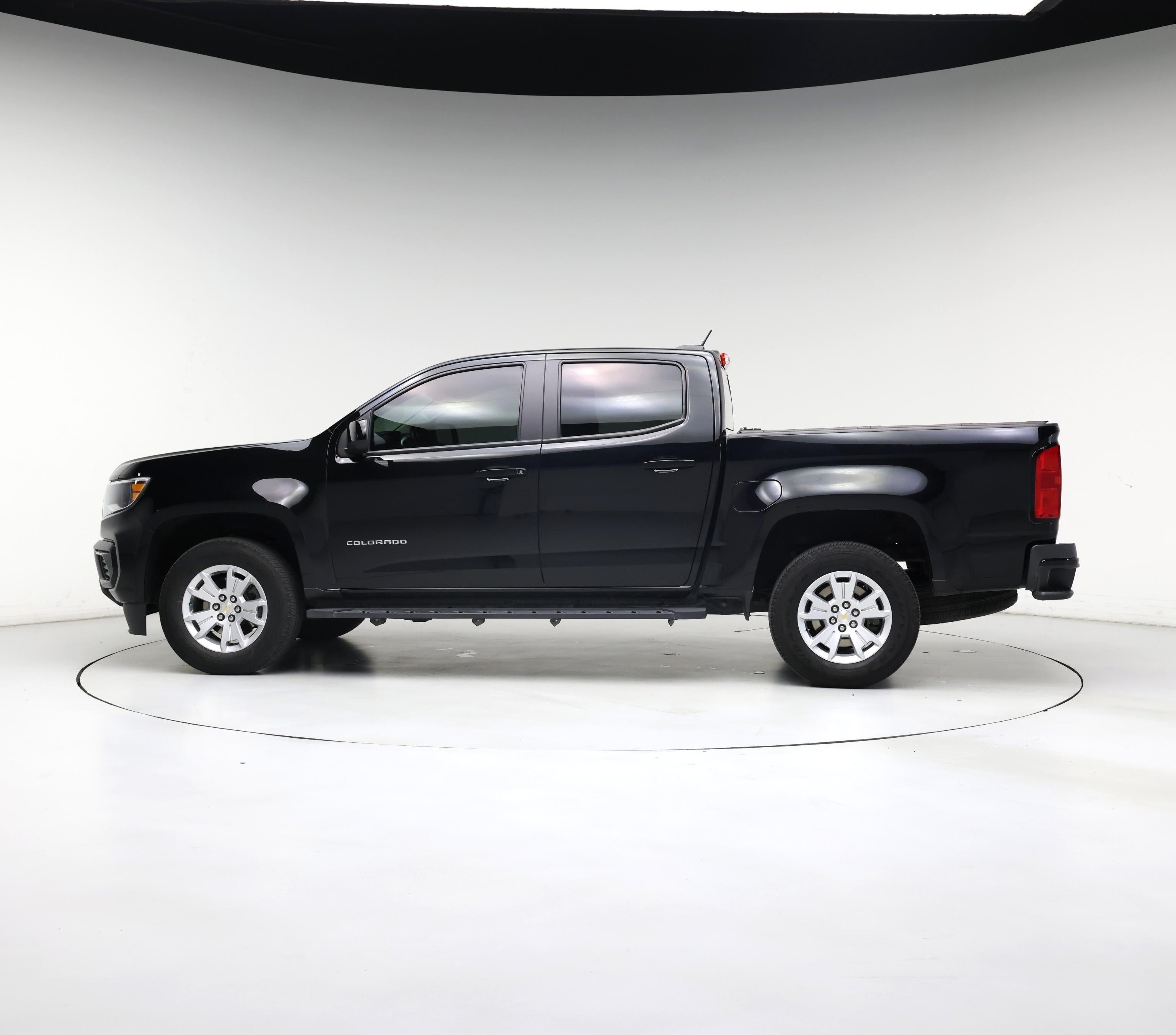Thumbnail: 2022 Chevrolet Colorado - 3