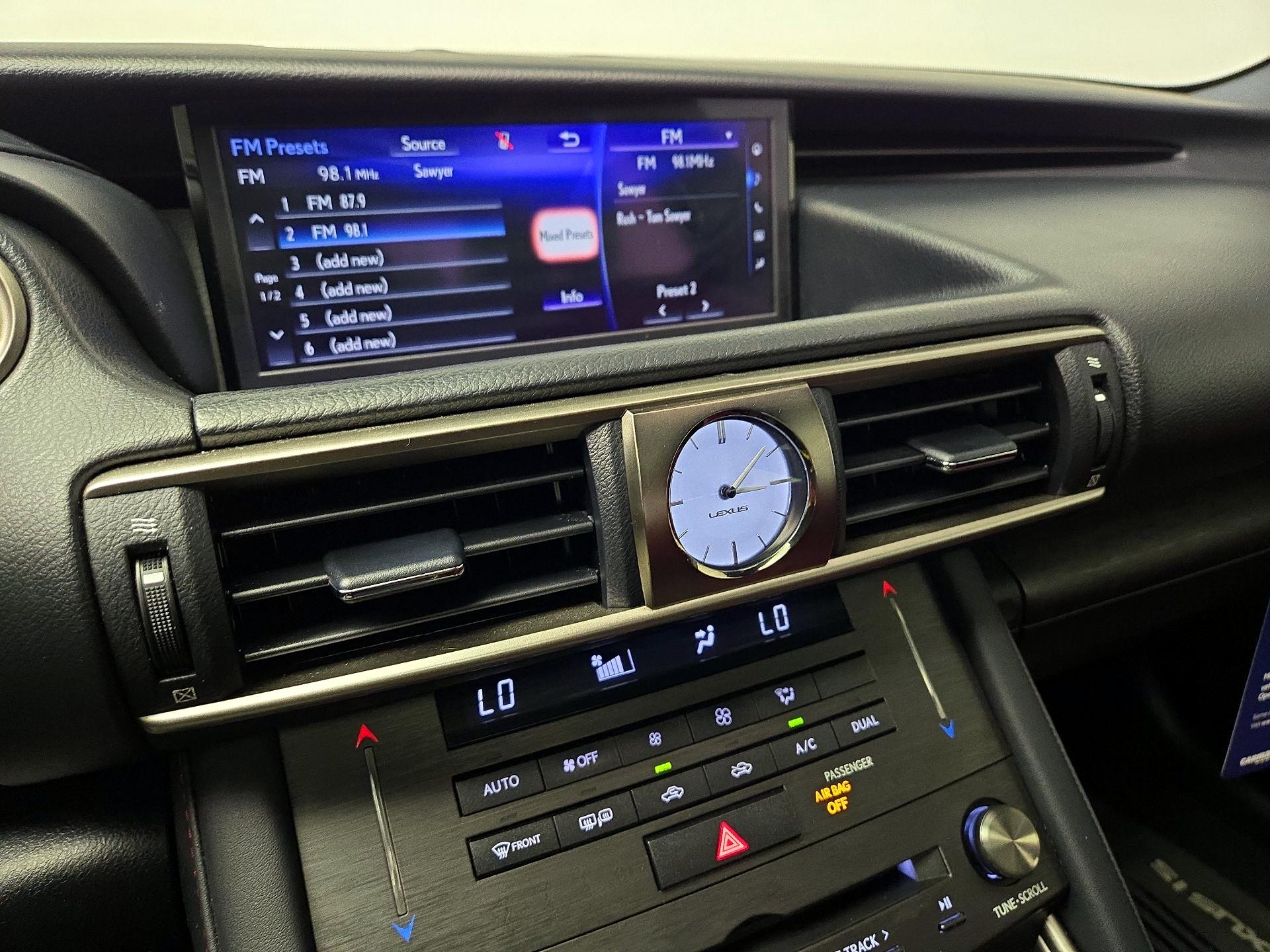 Thumbnail: 2019 Lexus IS - 16