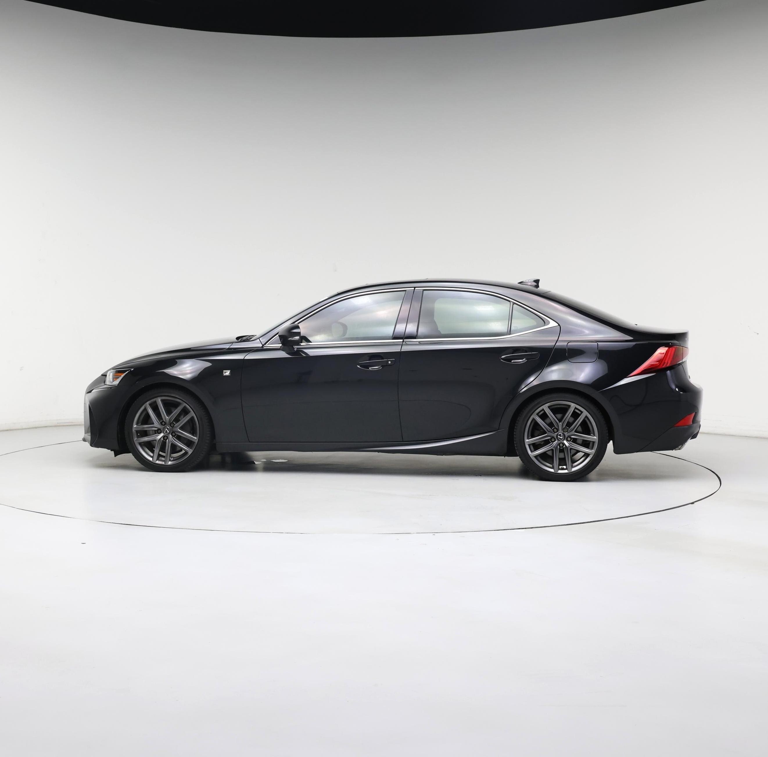 Thumbnail: 2019 Lexus IS - 3
