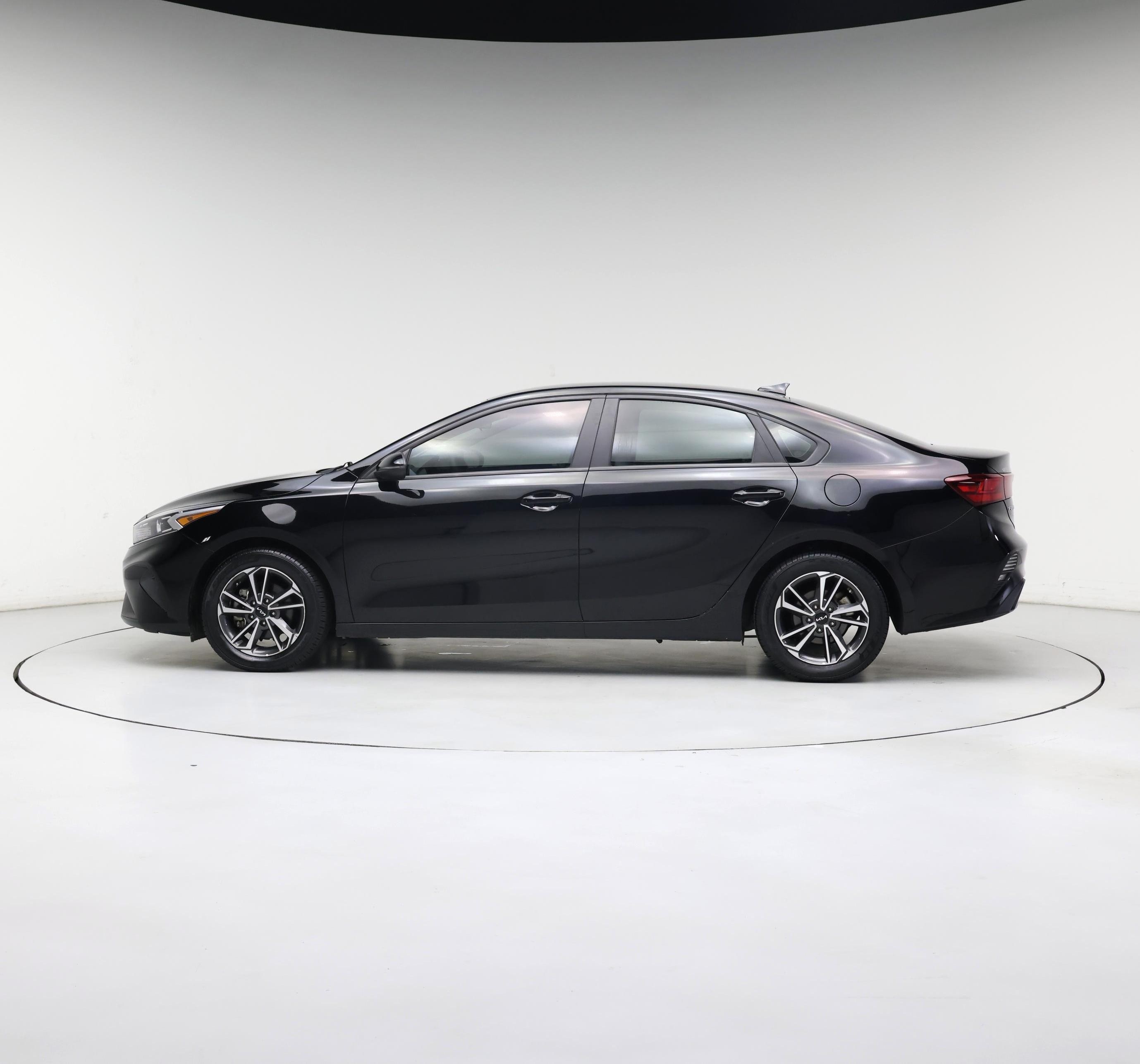 Thumbnail: 2022 Kia Forte - 3