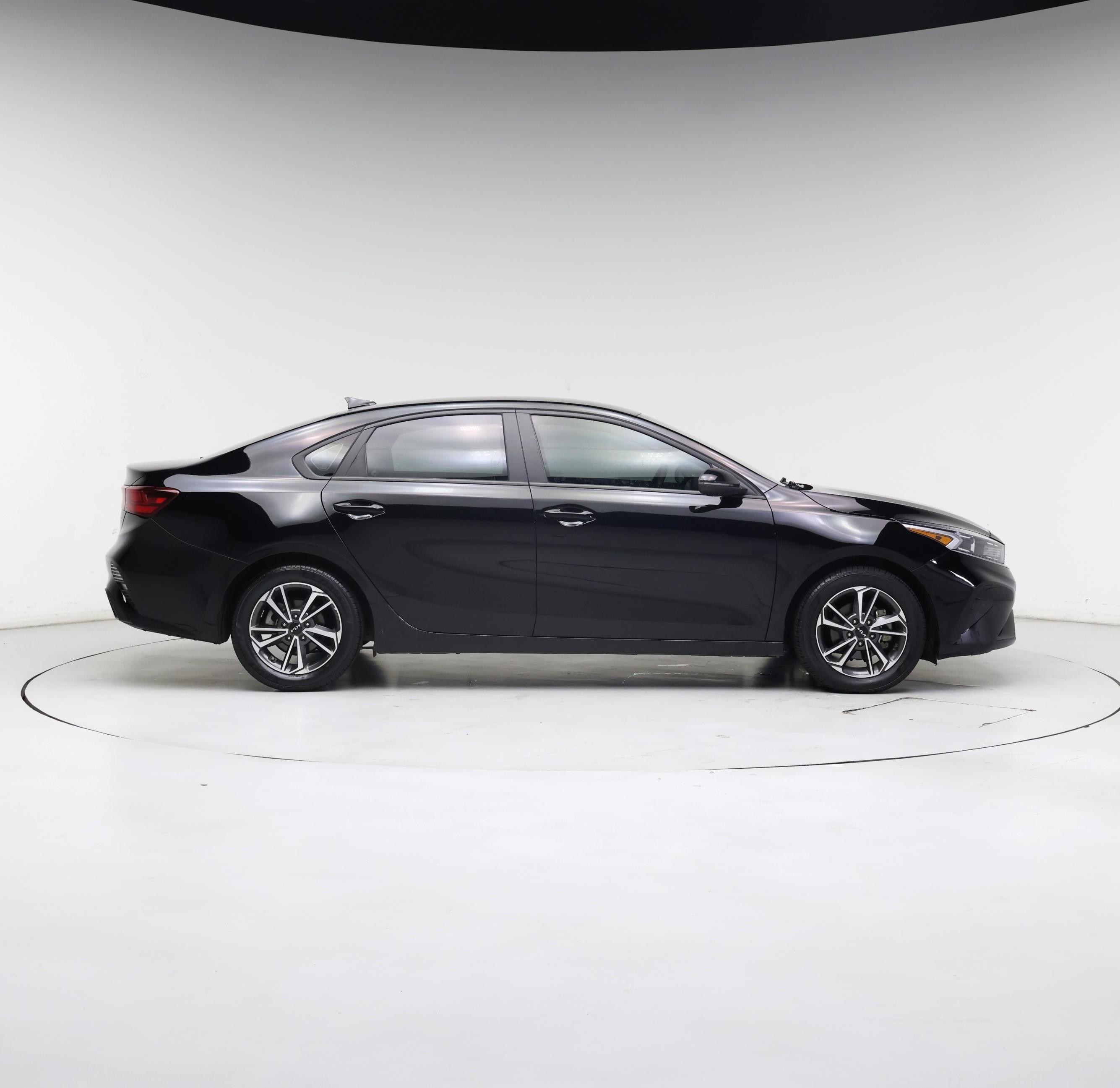 Thumbnail: 2022 Kia Forte - 7