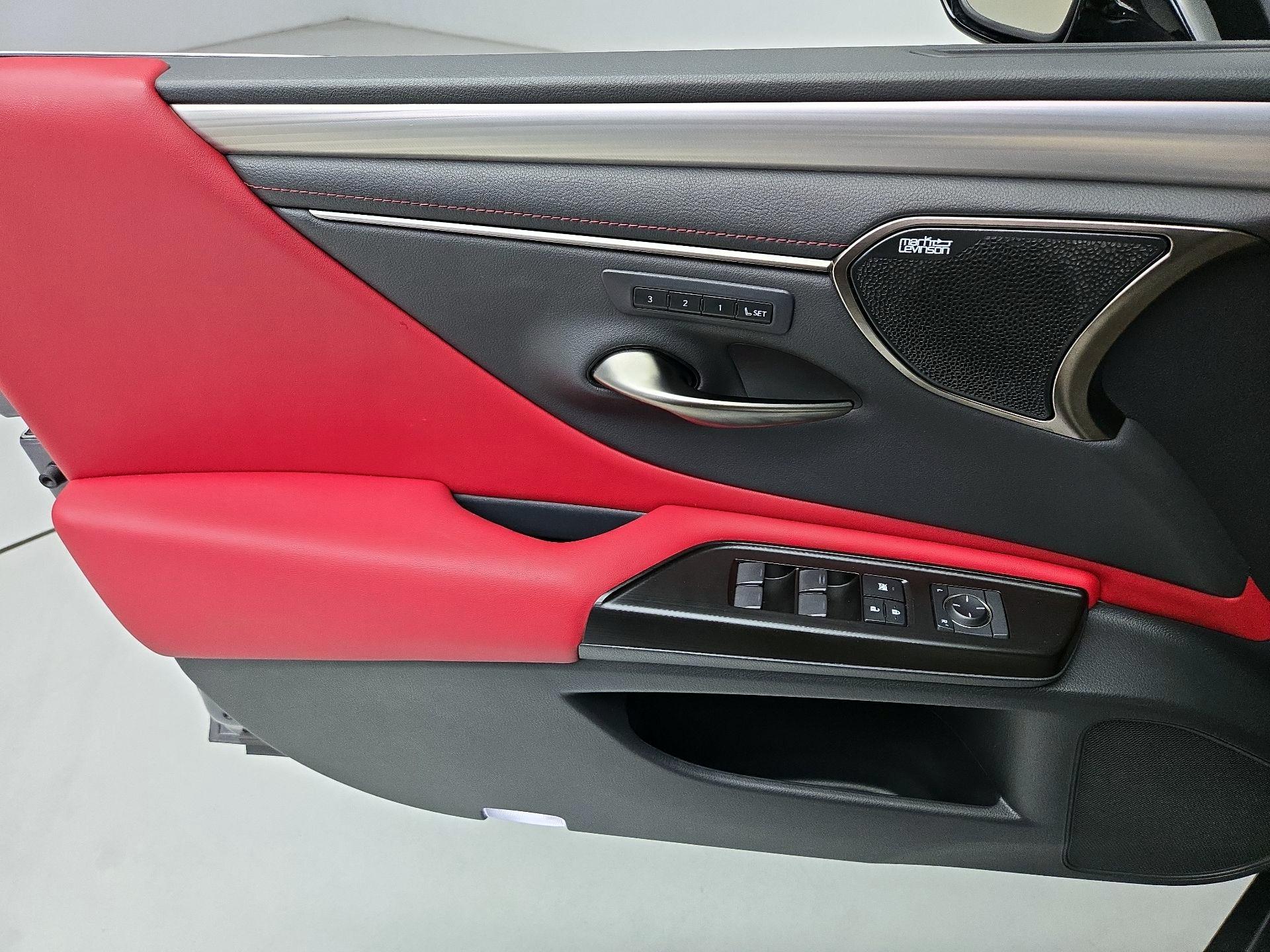 Thumbnail: 2019 Lexus ES - 12