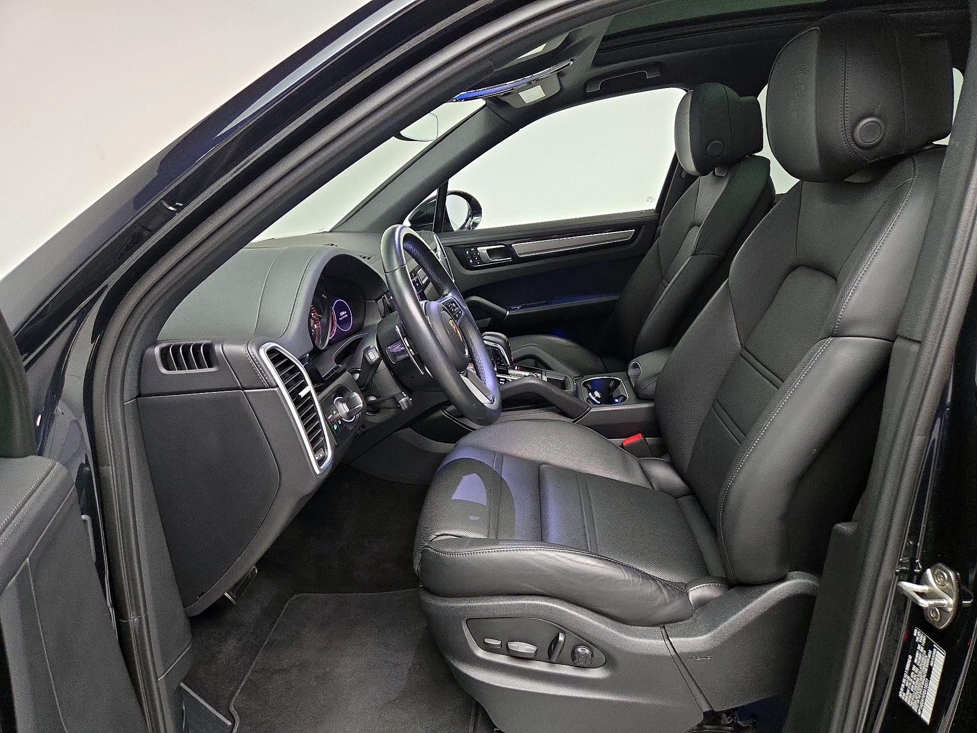 Thumbnail: 2023 Porsche Cayenne - 11