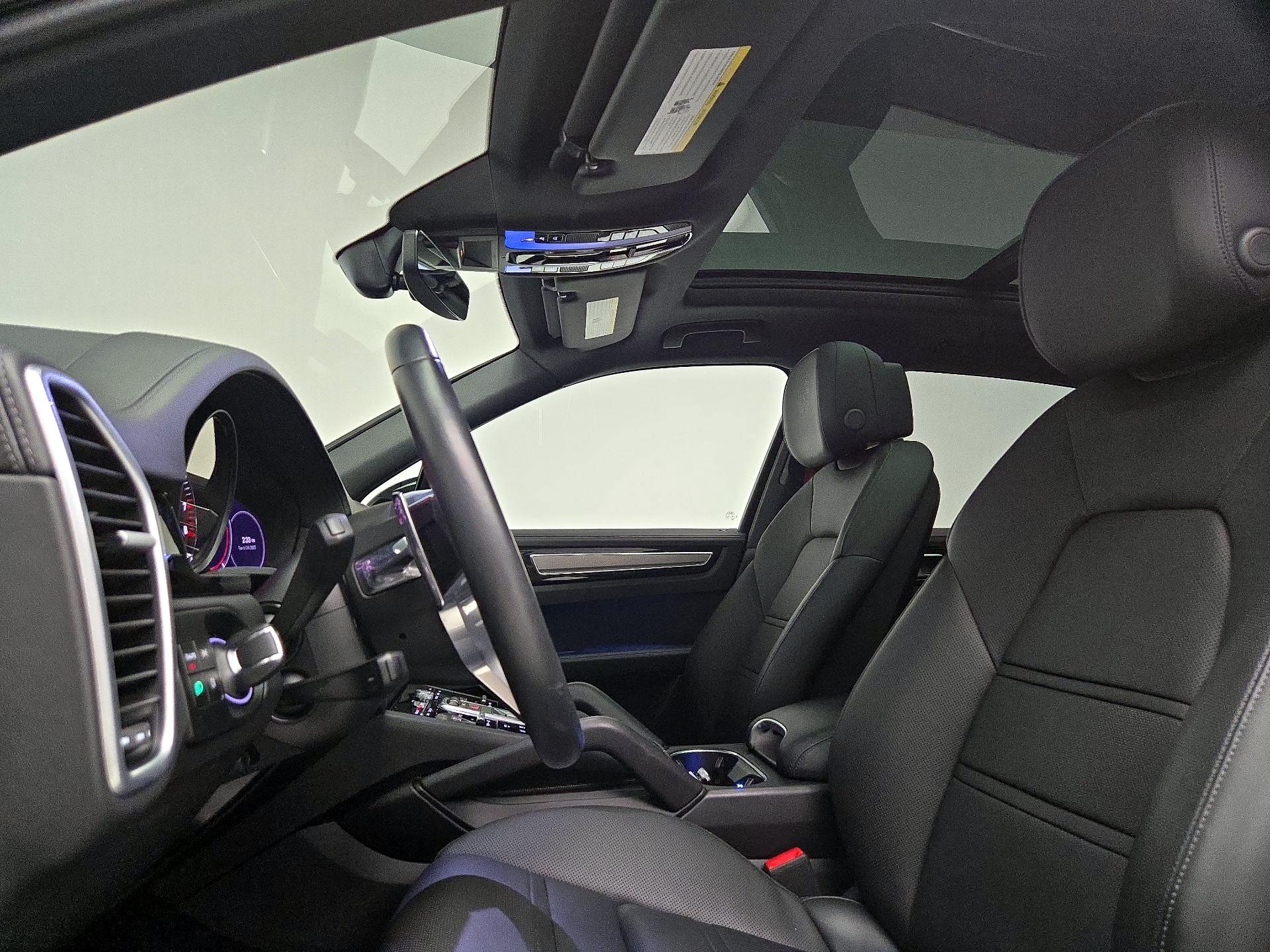 Thumbnail: 2023 Porsche Cayenne - 20